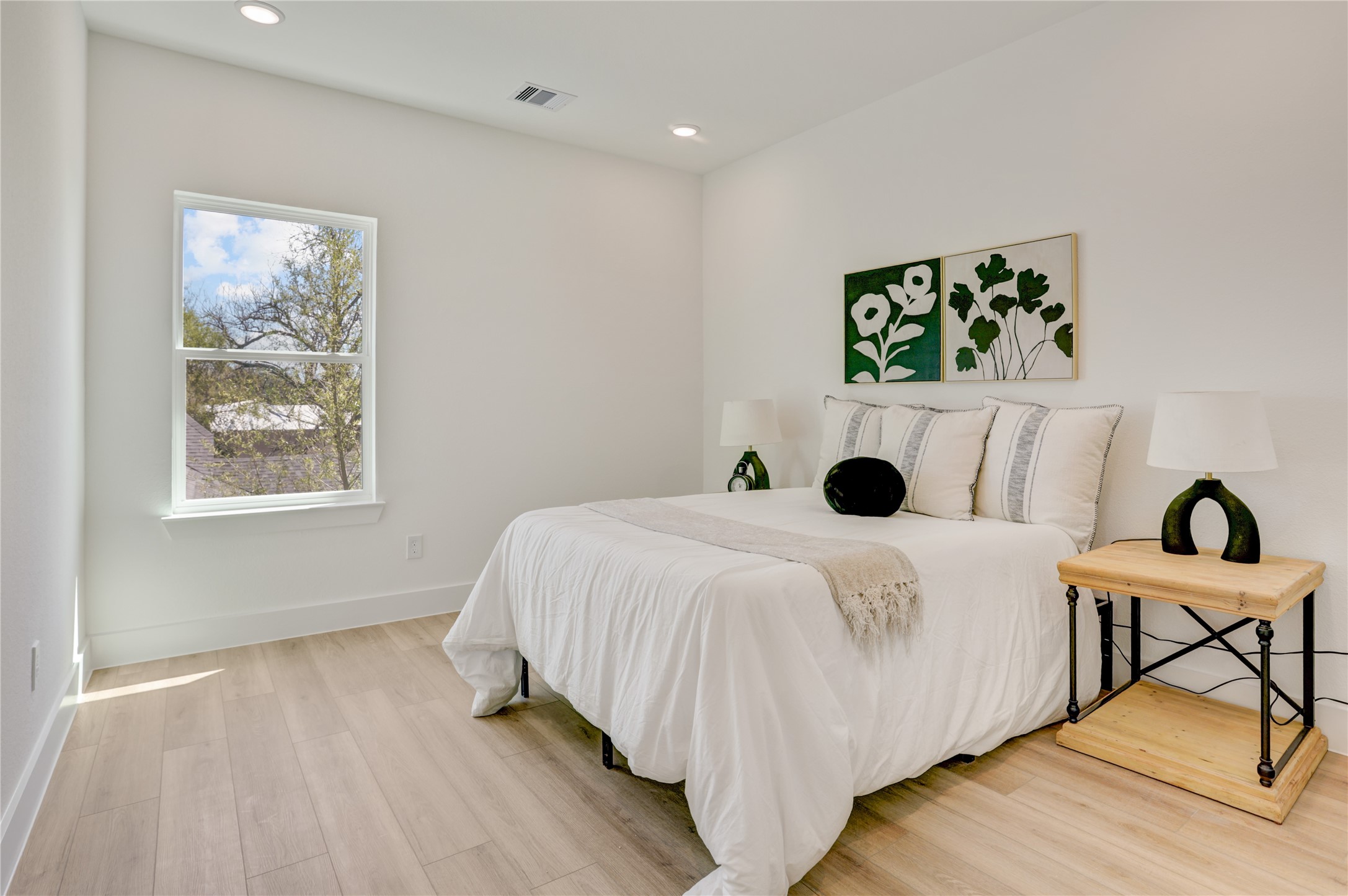 The 11x11 2nd bedroom has a large wall closet.