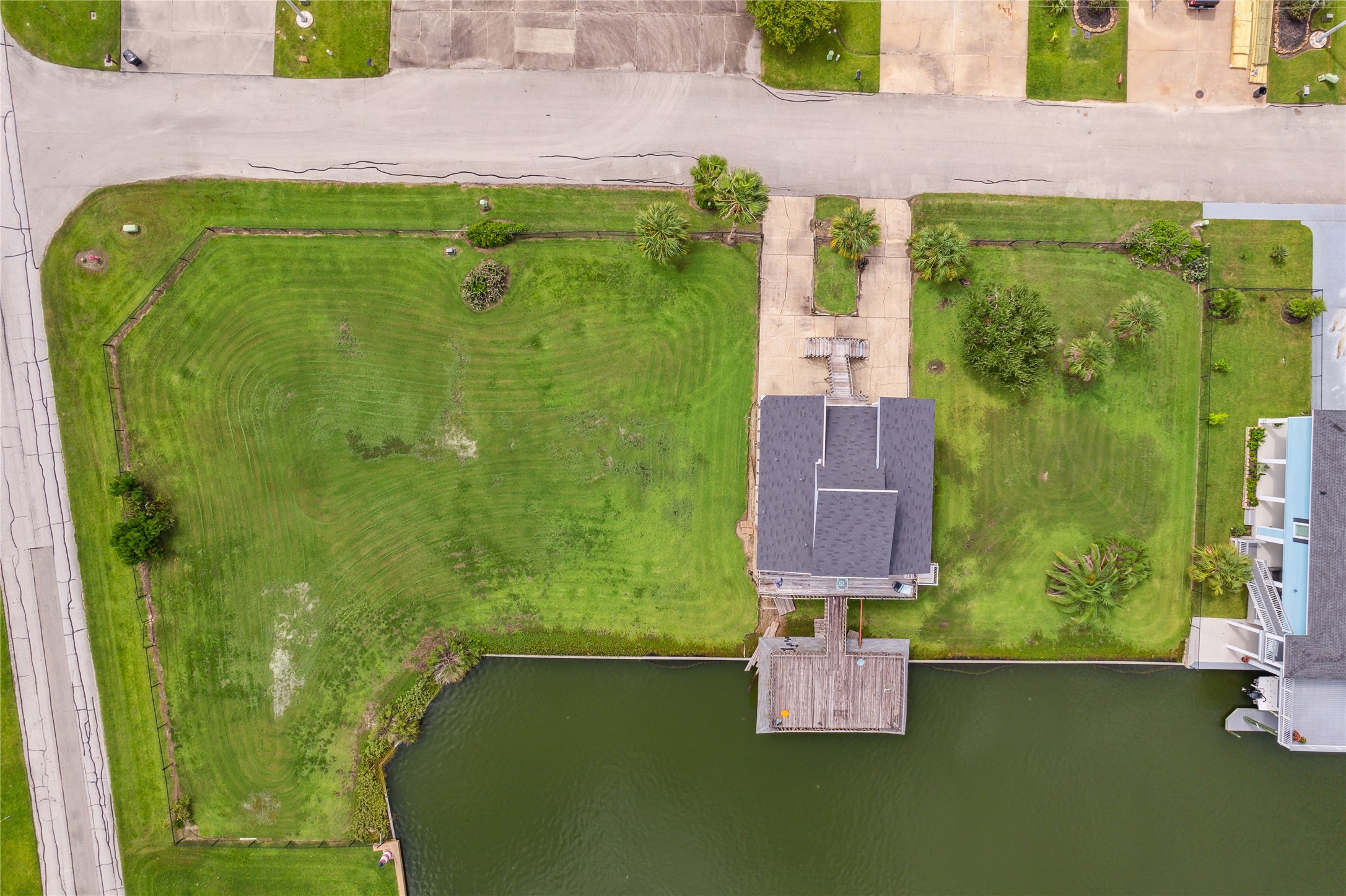 1310 & 1314 Maui Drive, Tiki Island, TX 77554