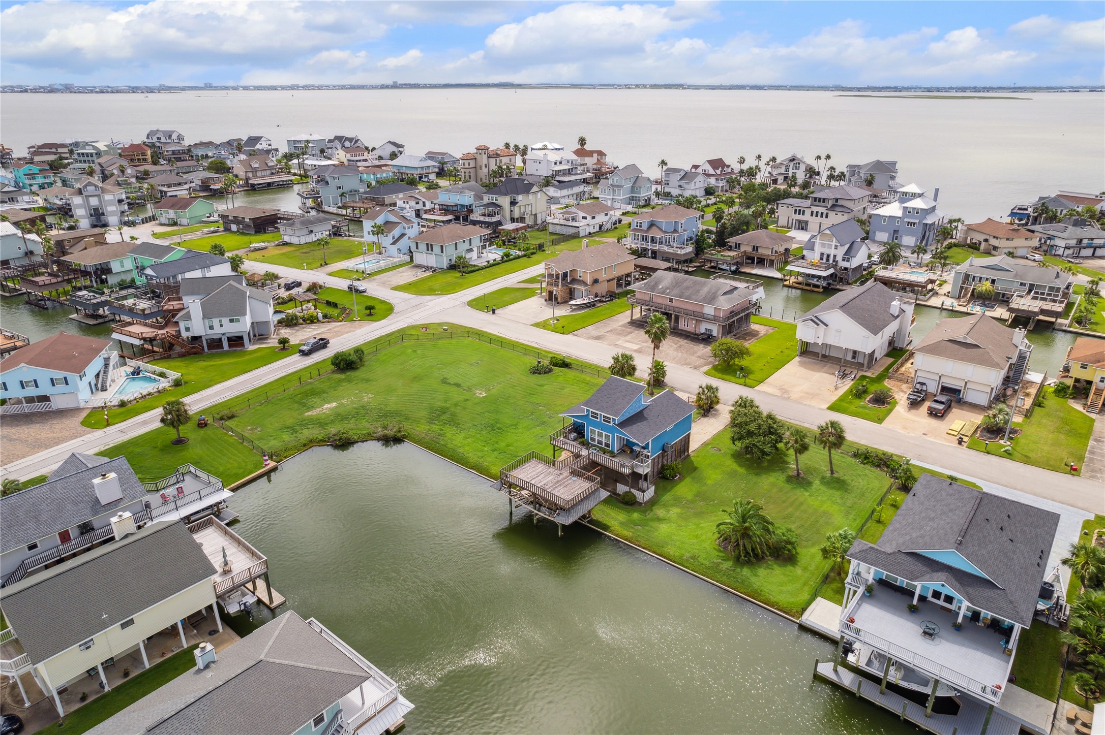 1310 & 1314 Maui Drive, Tiki Island, TX 77554