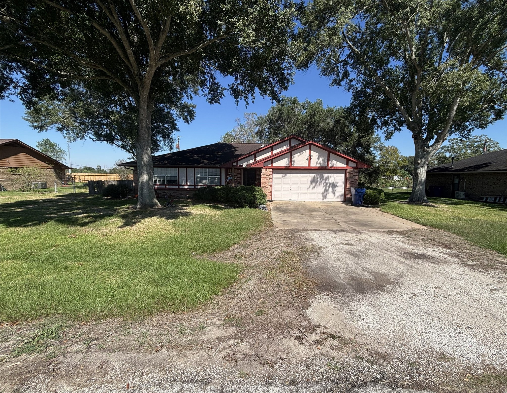 512 Francis Street, West Columbia, TX 77486