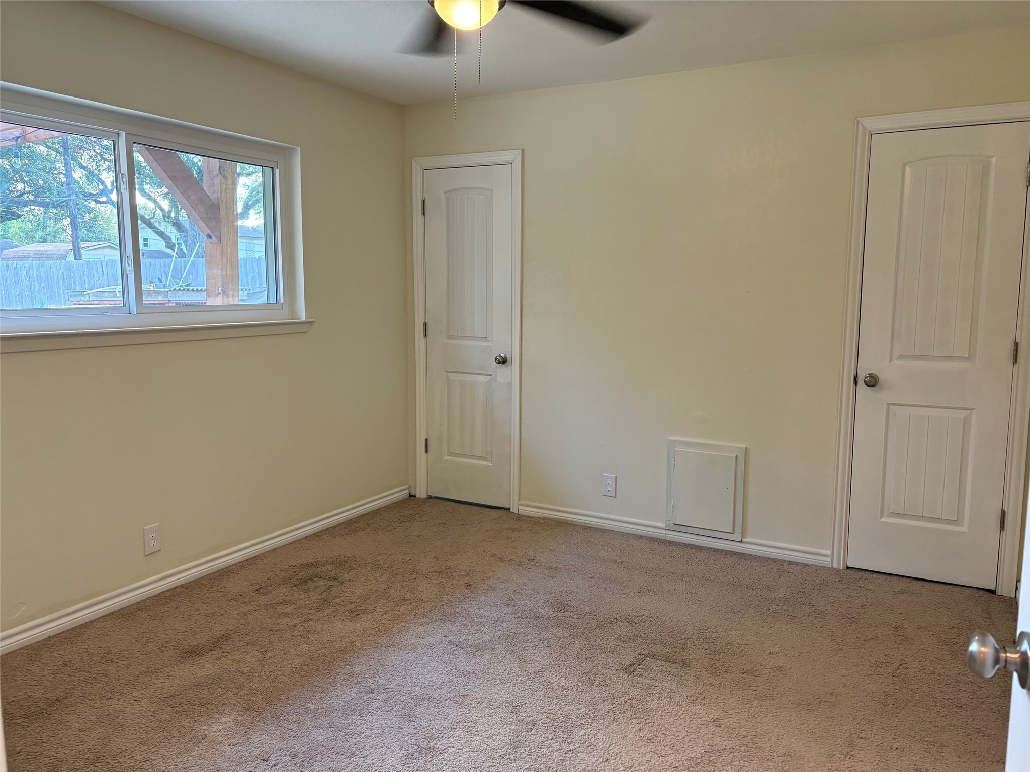 303 Crestwood Street, Clute, TX 77531