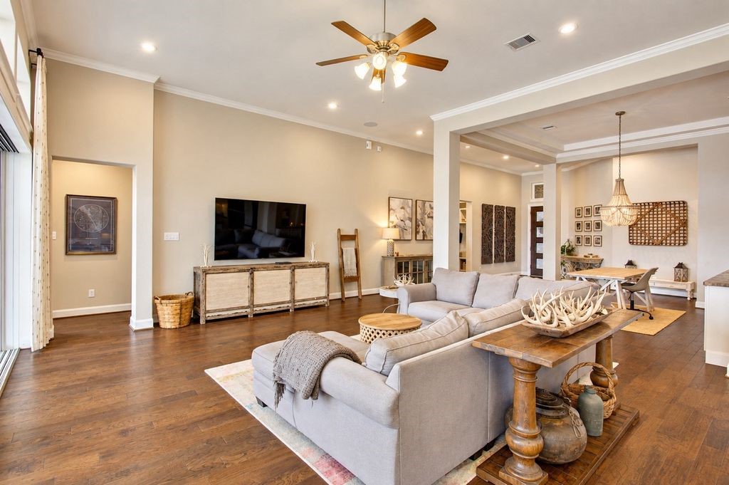 194 Monarch Trail, Sugar Land, TX 77498