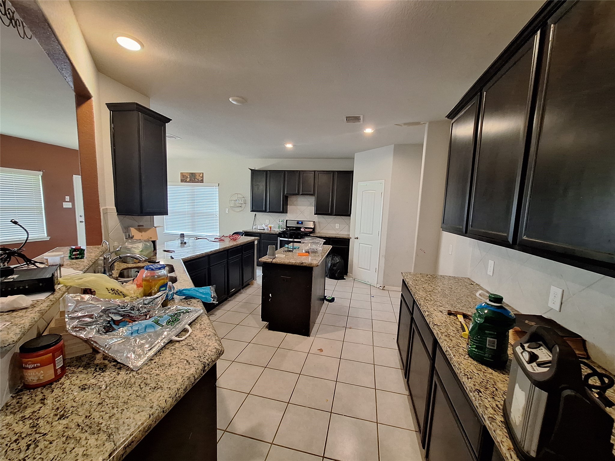 211 Sea Breeze Drive, Bacliff, TX 77518