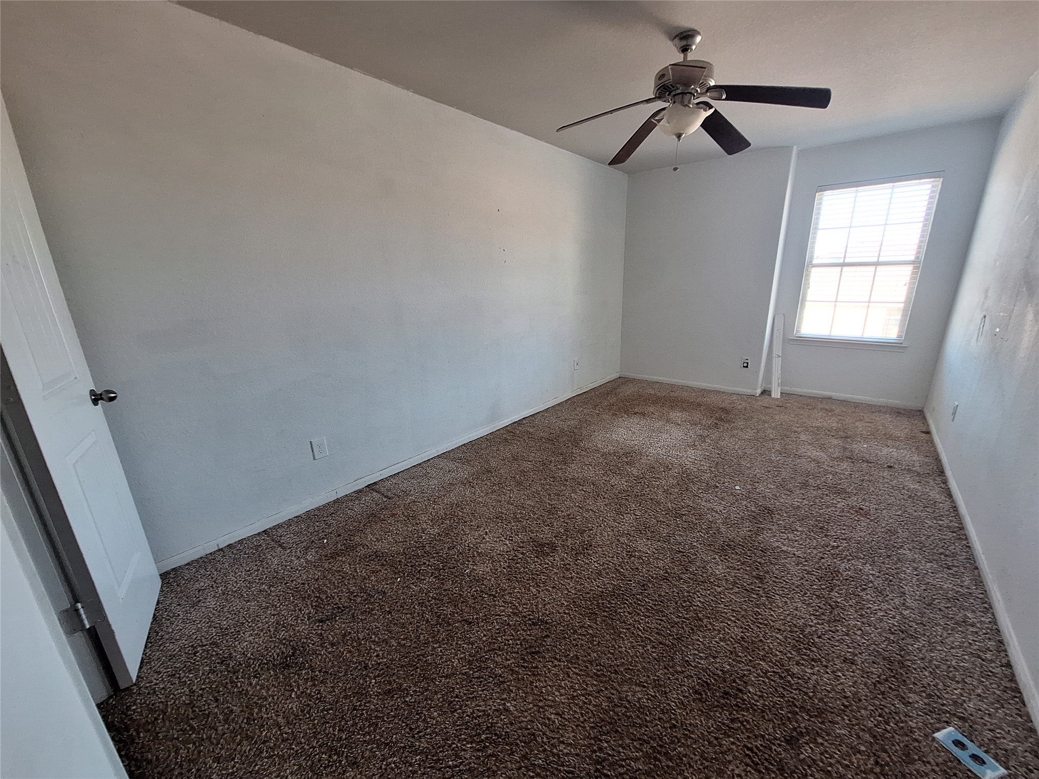 211 Sea Breeze Drive, Bacliff, TX 77518