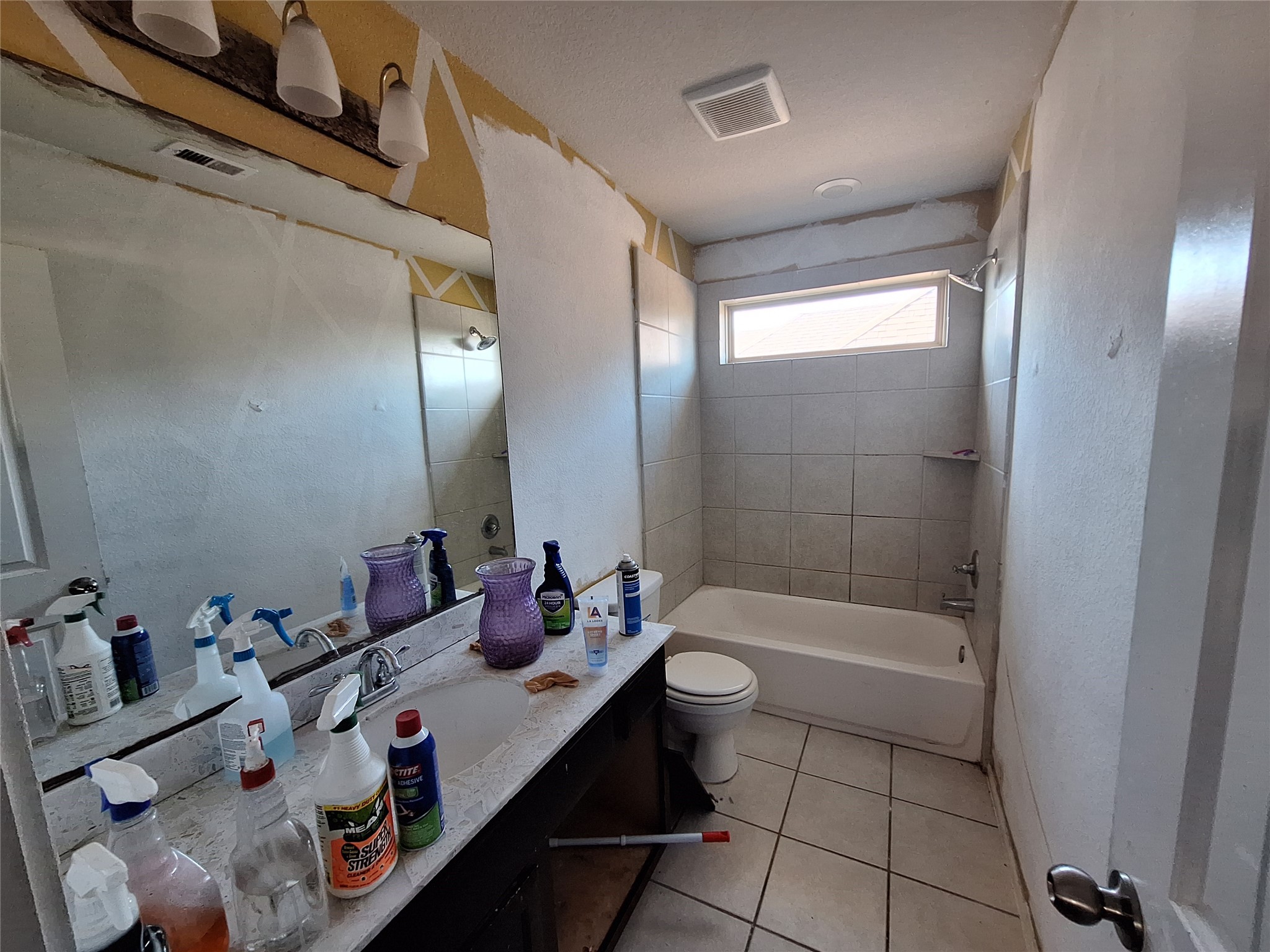 211 Sea Breeze Drive, Bacliff, TX 77518