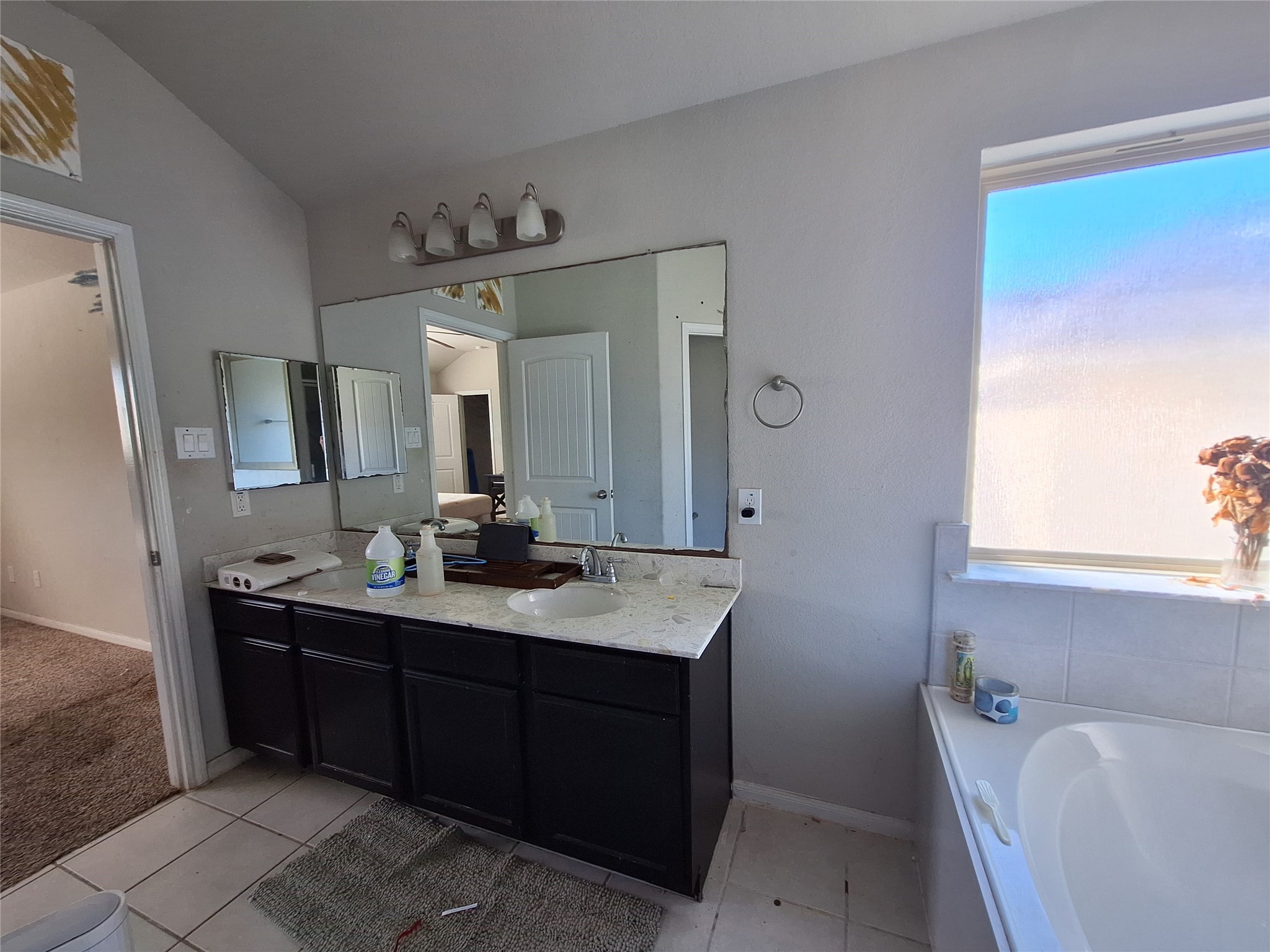 211 Sea Breeze Drive, Bacliff, TX 77518