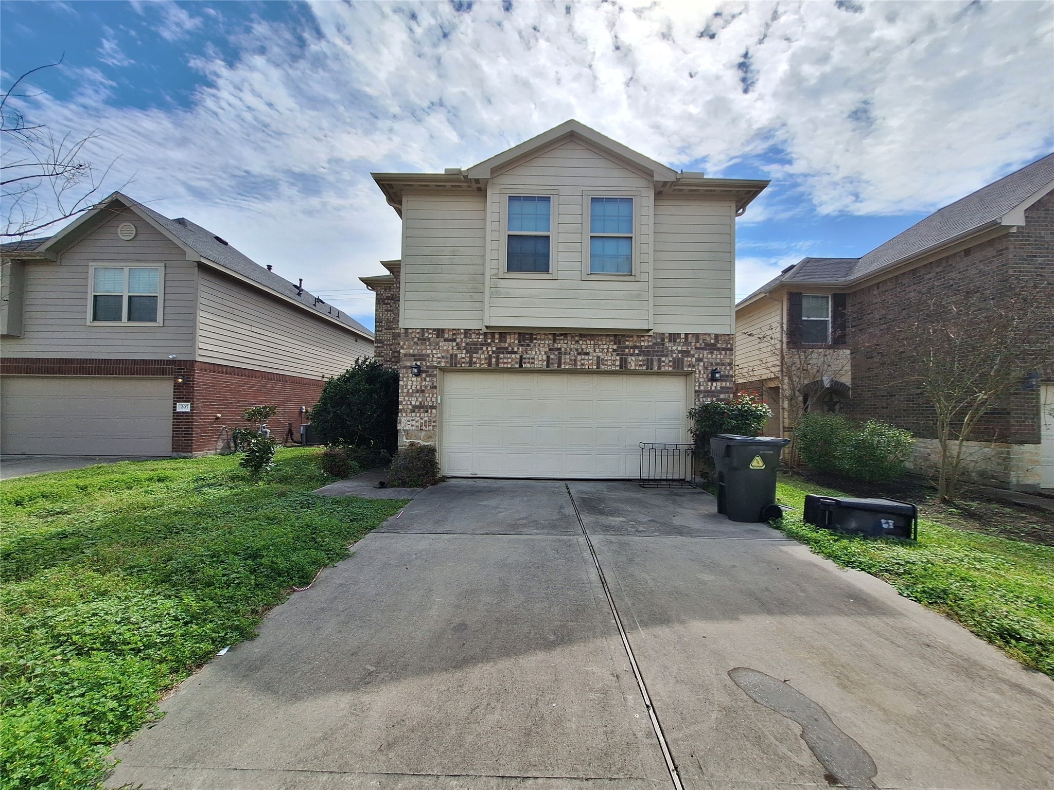 211 Sea Breeze Drive, Bacliff, TX 77518