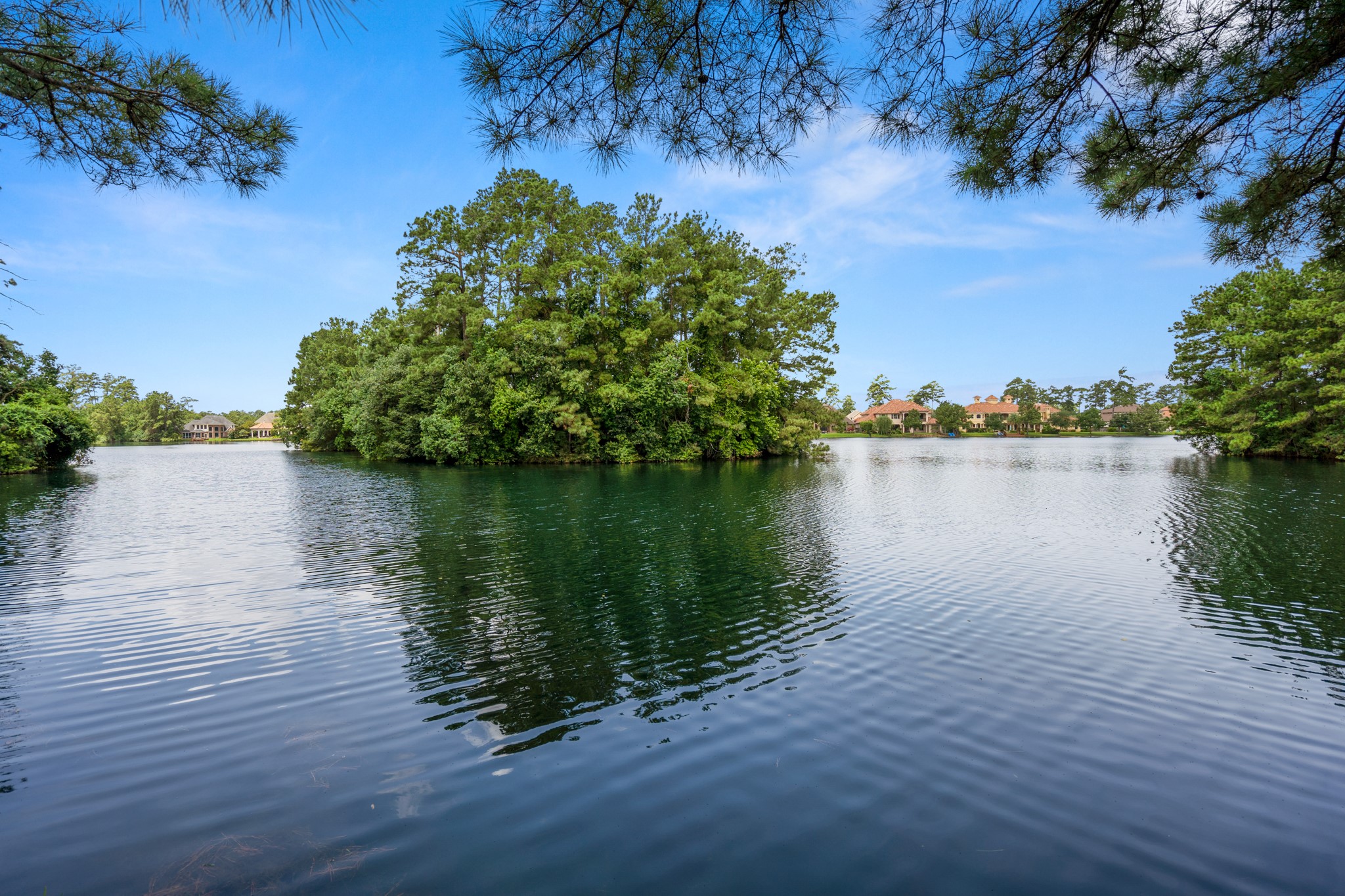 There are 11 lakes and several ponds to enjoy fishing in the Catch & Release lakes, residents are encouraged to be cognizant of the ducks, turtles and other little critters that call these waters home.