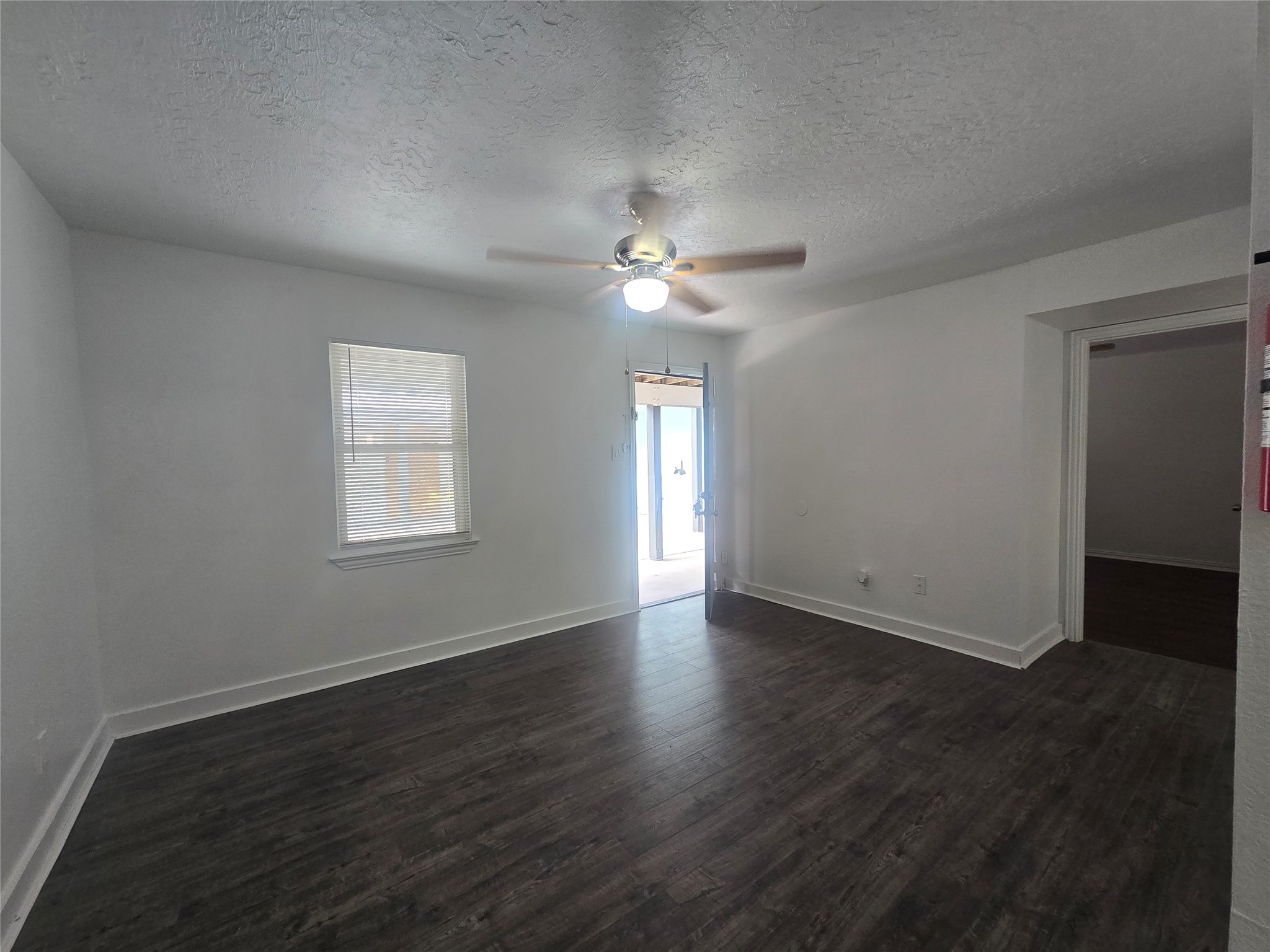 918 Winnie, #107, Galveston, TX 77550 918 Winnie, #107, Galveston, TX 77550