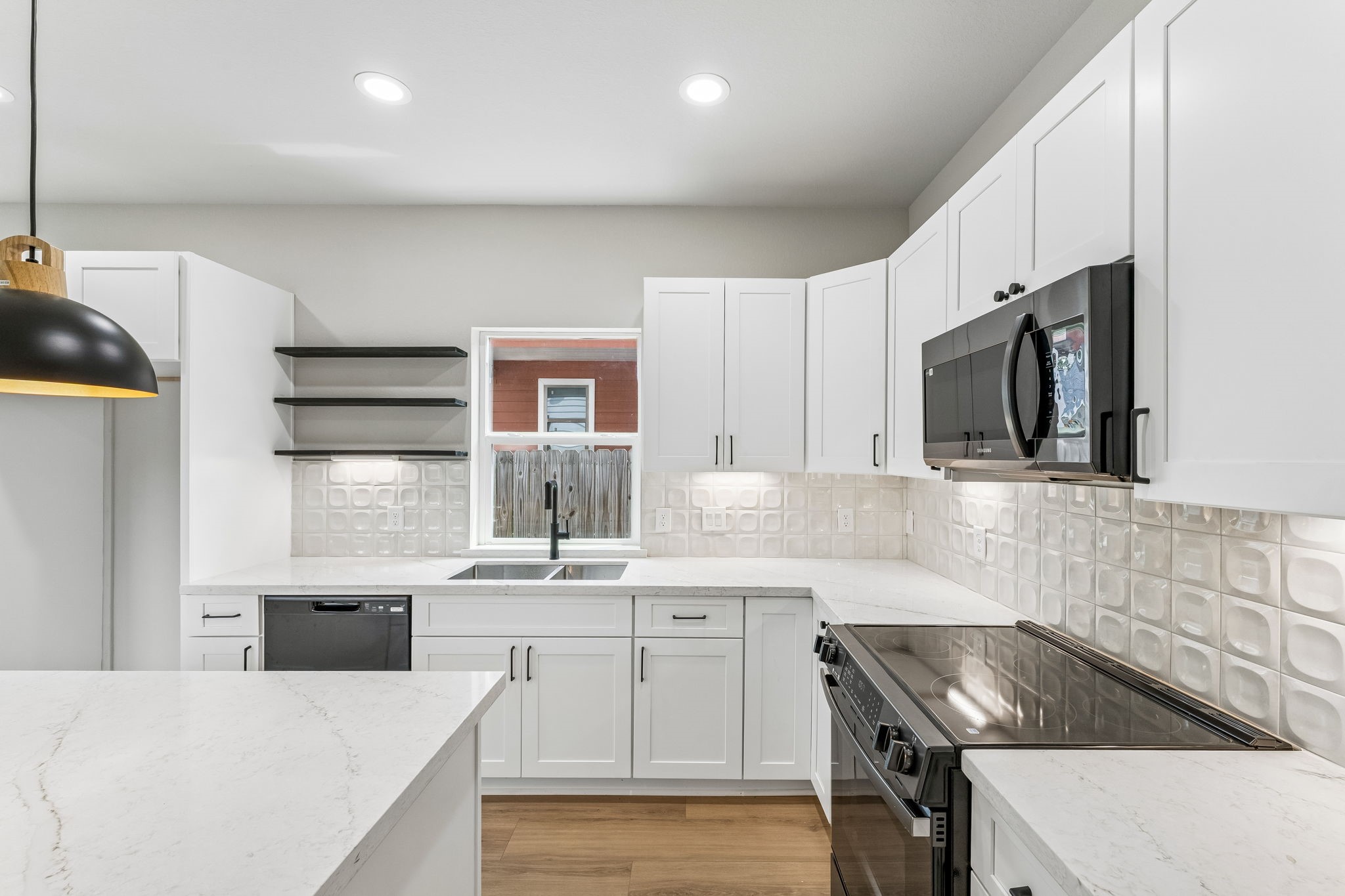 8027 BETTY BOOP Street, Houston, TX 77028