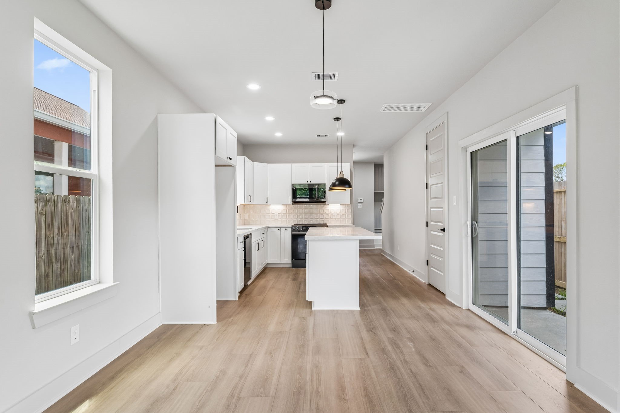 8027 BETTY BOOP Street, Houston, TX 77028