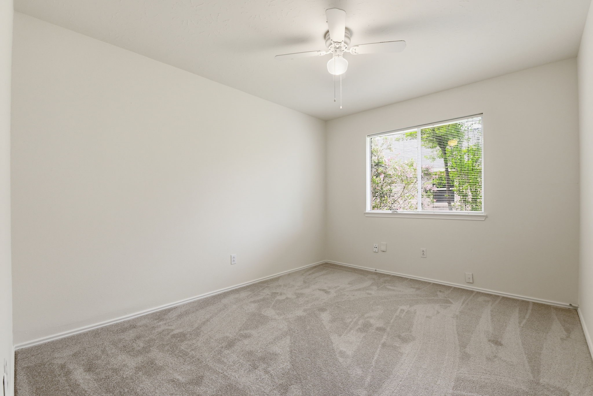 2739 S Peach Hollow Circle, Pearland, TX 77584