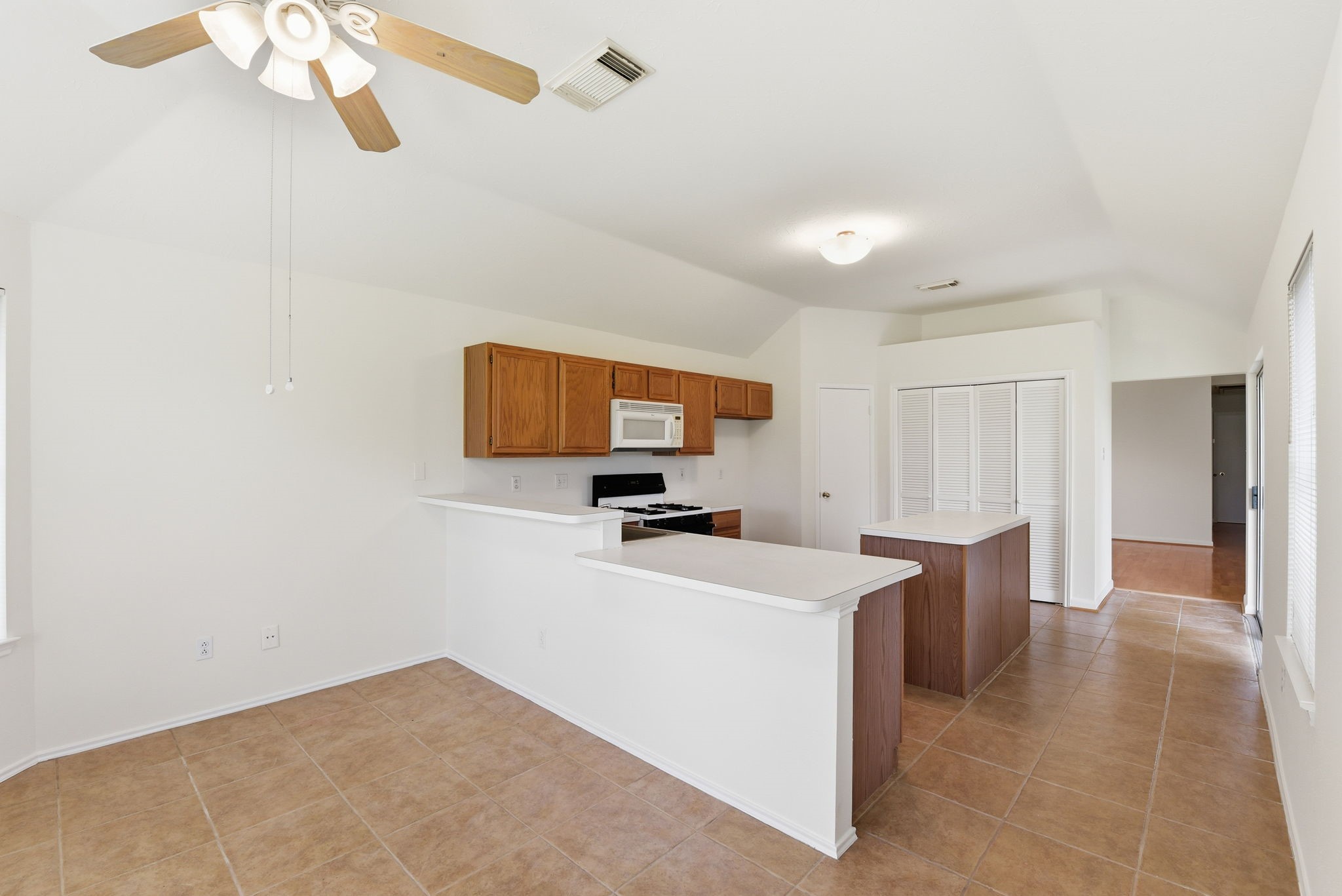 2739 S Peach Hollow Circle, Pearland, TX 77584