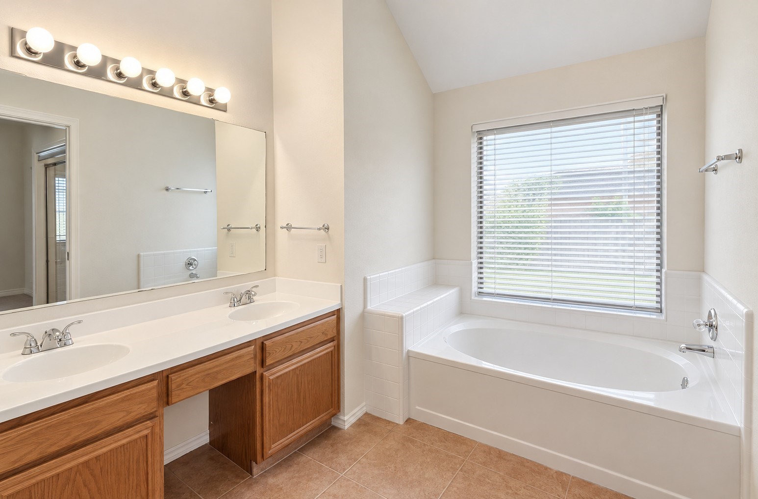 2739 S Peach Hollow Circle, Pearland, TX 77584