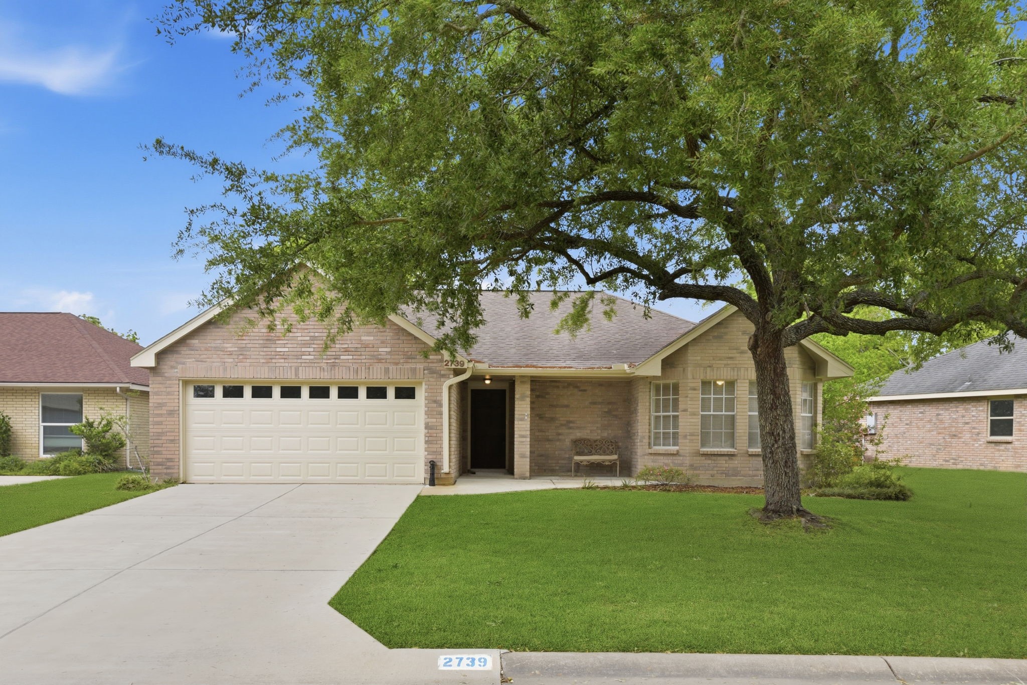 2739 S Peach Hollow Circle, Pearland, TX 77584 2739 S Peach Hollow Circle, Pearland, TX 77584