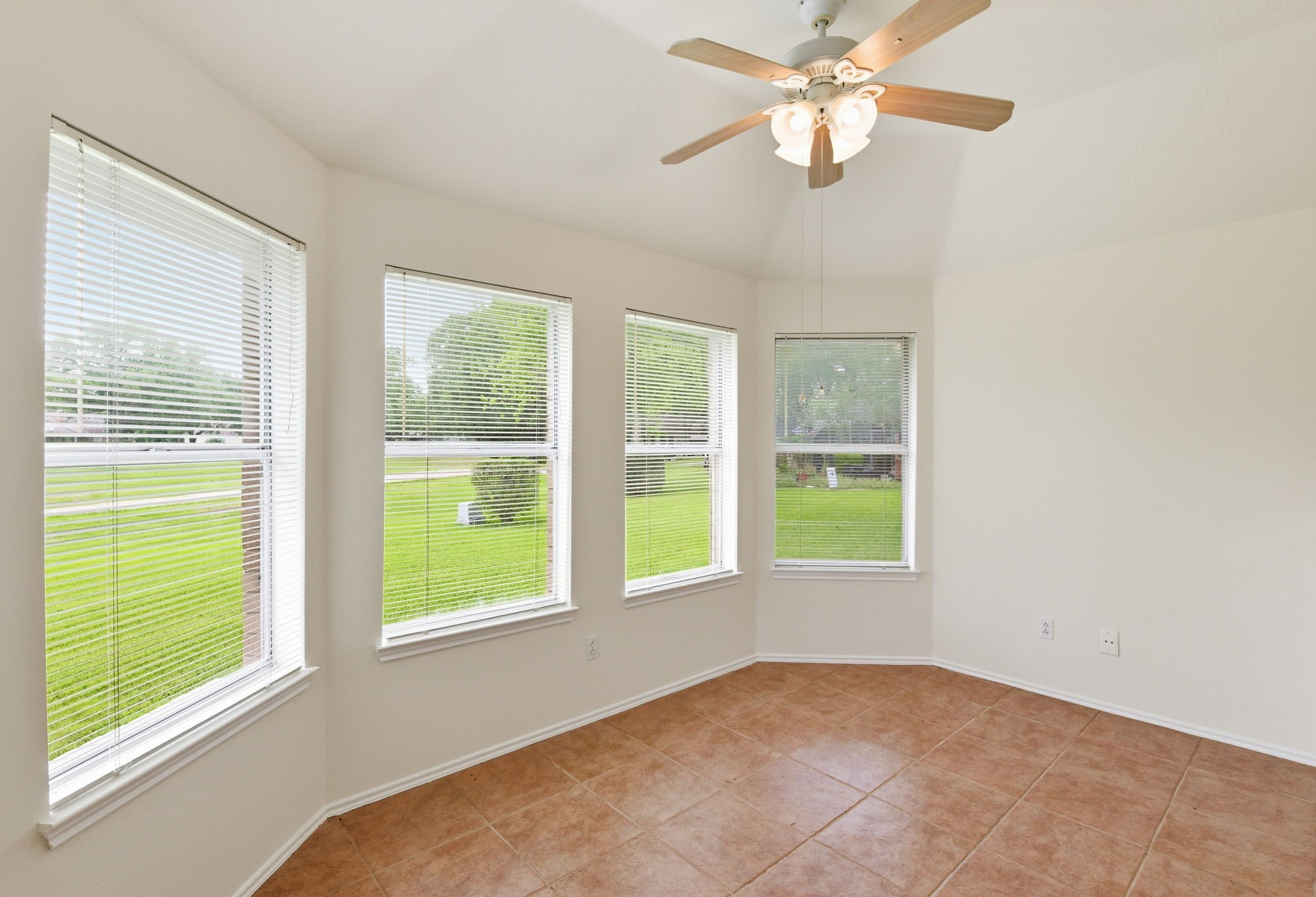 2739 S Peach Hollow Circle, Pearland, TX 77584