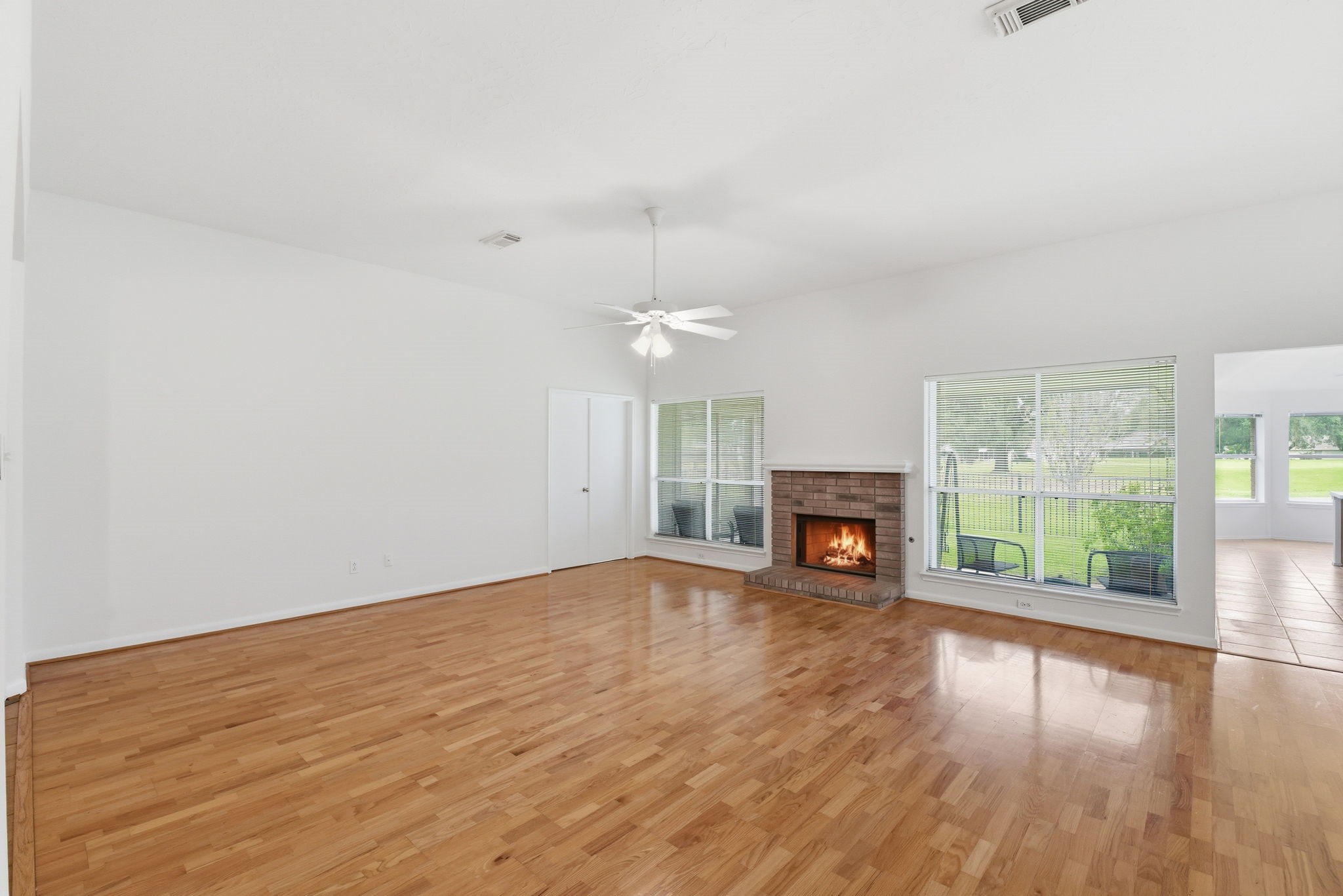 2739 S Peach Hollow Circle, Pearland, TX 77584 2739 S Peach Hollow Circle, Pearland, TX 77584