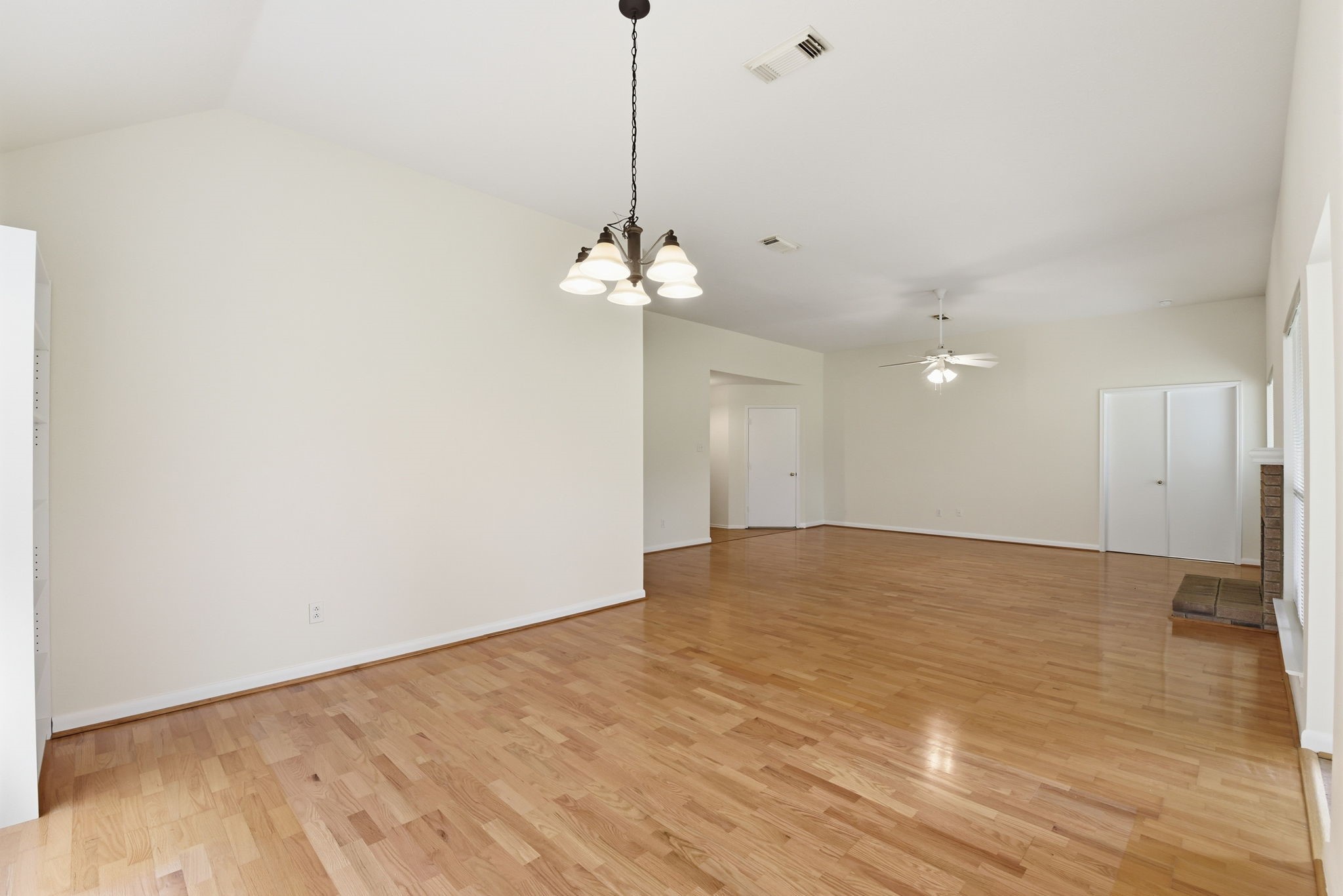 2739 S Peach Hollow Circle, Pearland, TX 77584