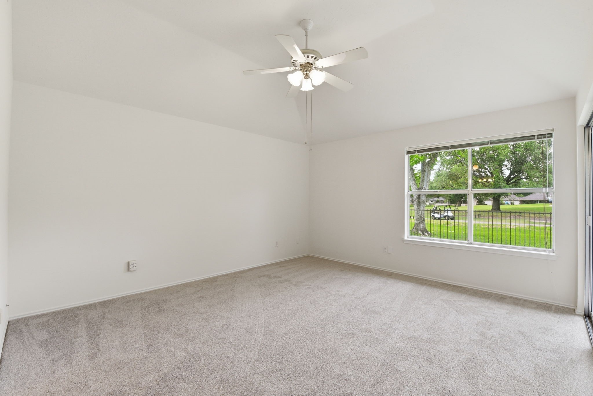 2739 S Peach Hollow Circle, Pearland, TX 77584