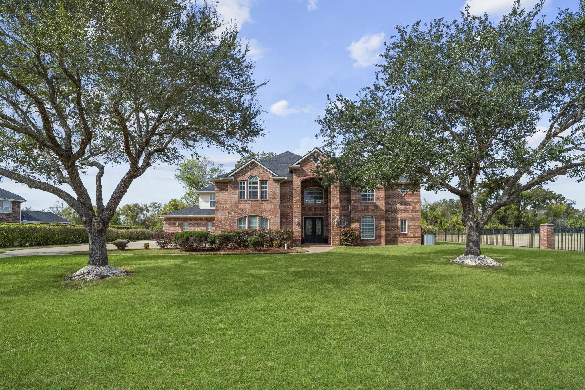 4502 Creek Point Lane, Missouri City, TX 77459