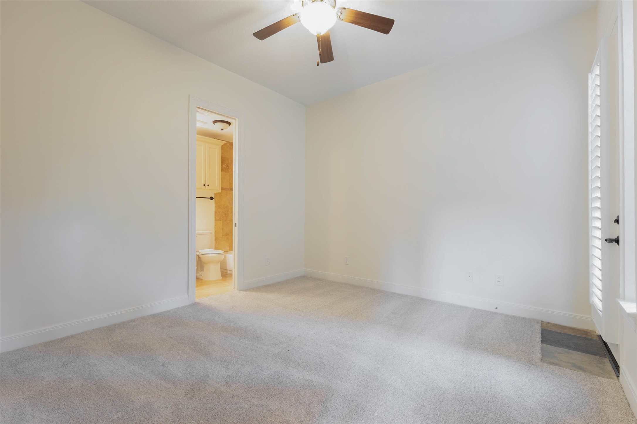 2818 Twin Fountains Drive, Houston, TX 77068