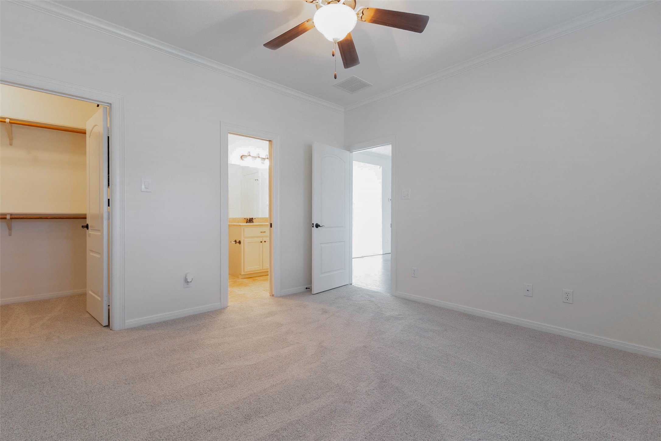 2818 Twin Fountains Drive, Houston, TX 77068