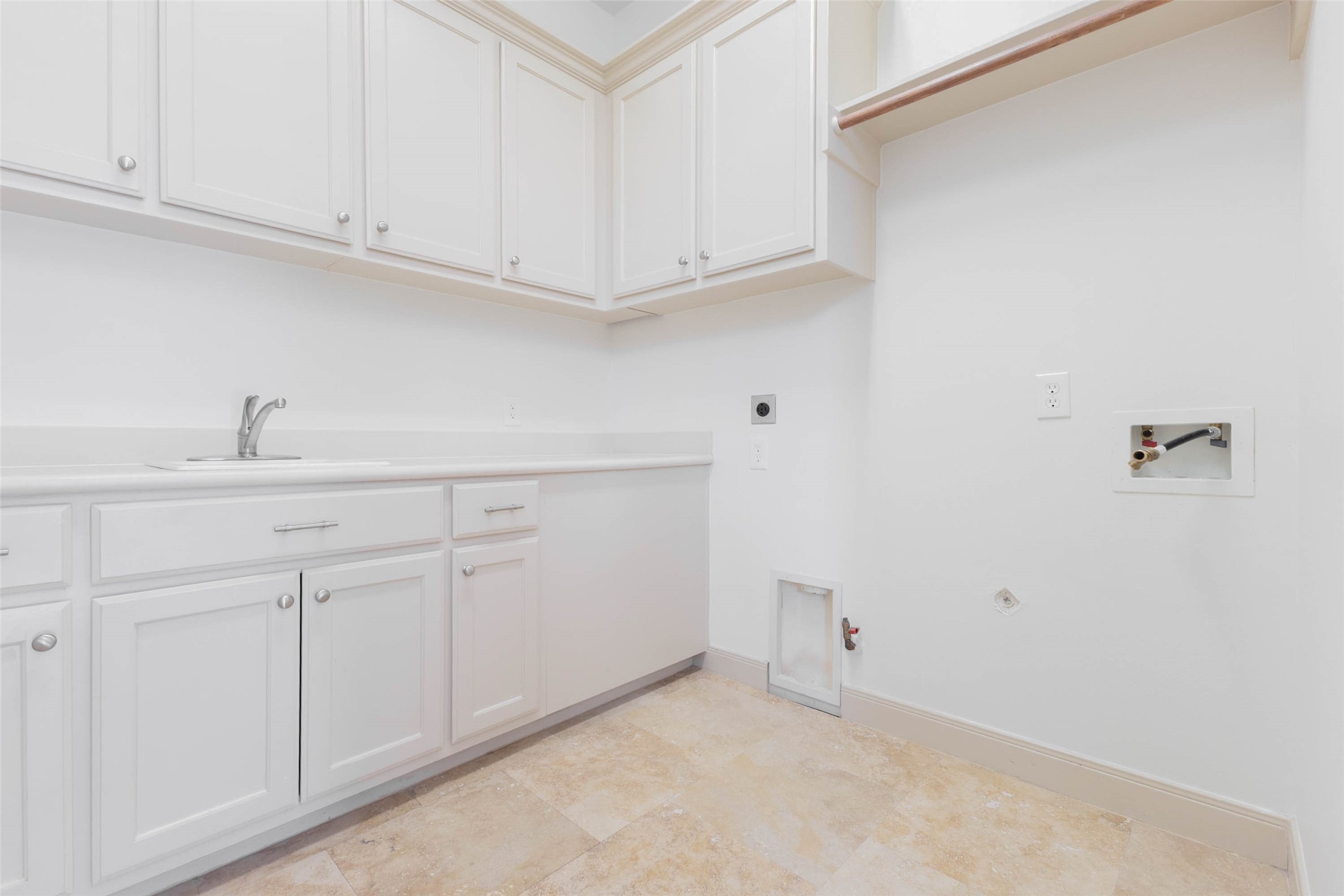 2818 Twin Fountains Drive, Houston, TX 77068
