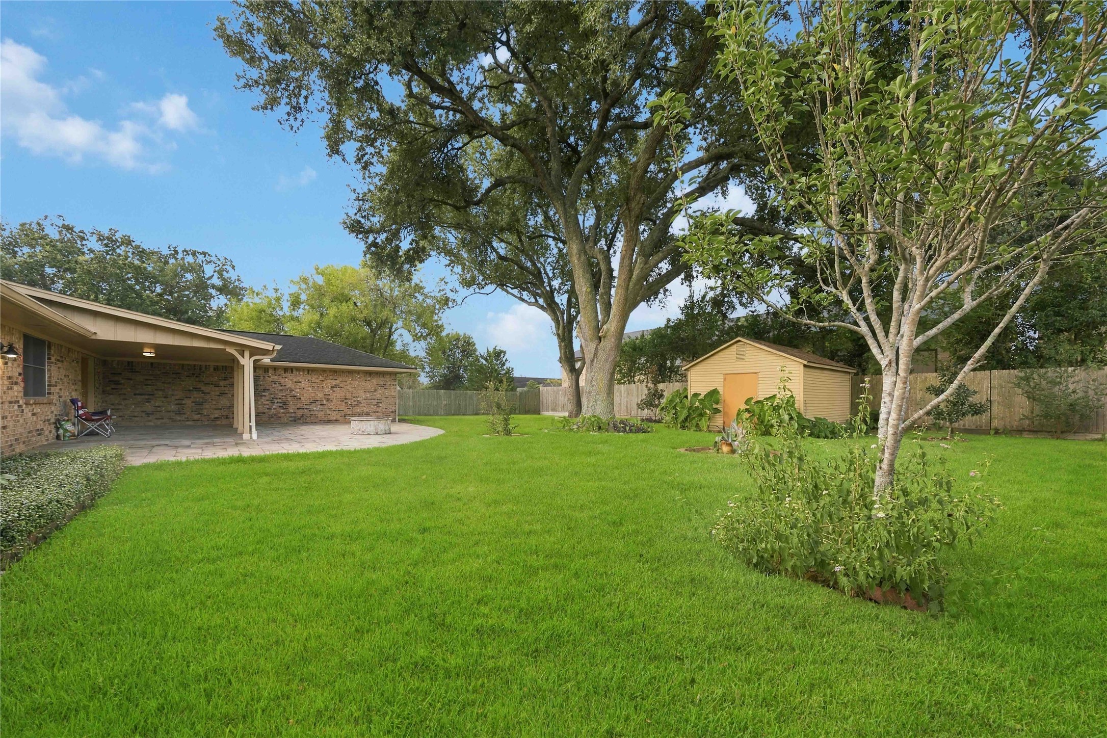 1218 S Booth Lane, Alvin, TX 77511