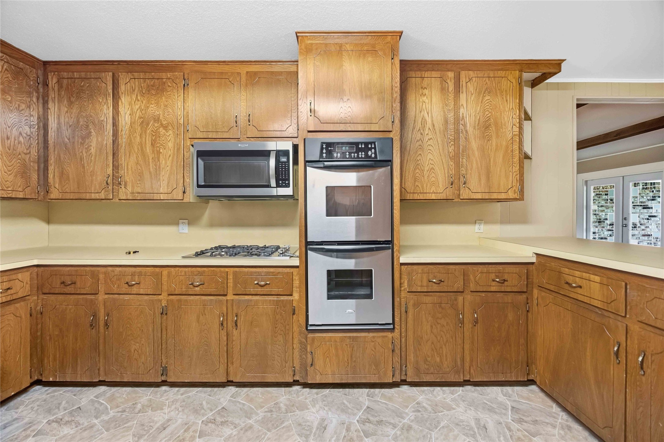 1218 S Booth Lane, Alvin, TX 77511