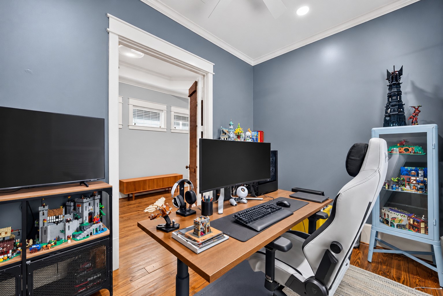 Did you notice the space in the primary bedroom that could be designated as a workspace if 2 of the new owners are planning to work from home.  I hope there isn't a fight over who gets this one :-)