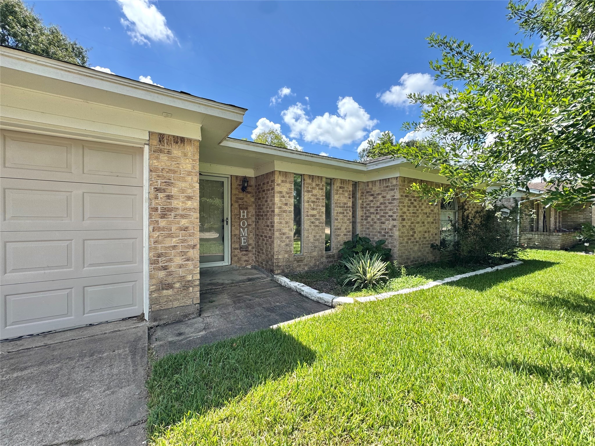 2109 Kingsway Drive, League City, TX 77573