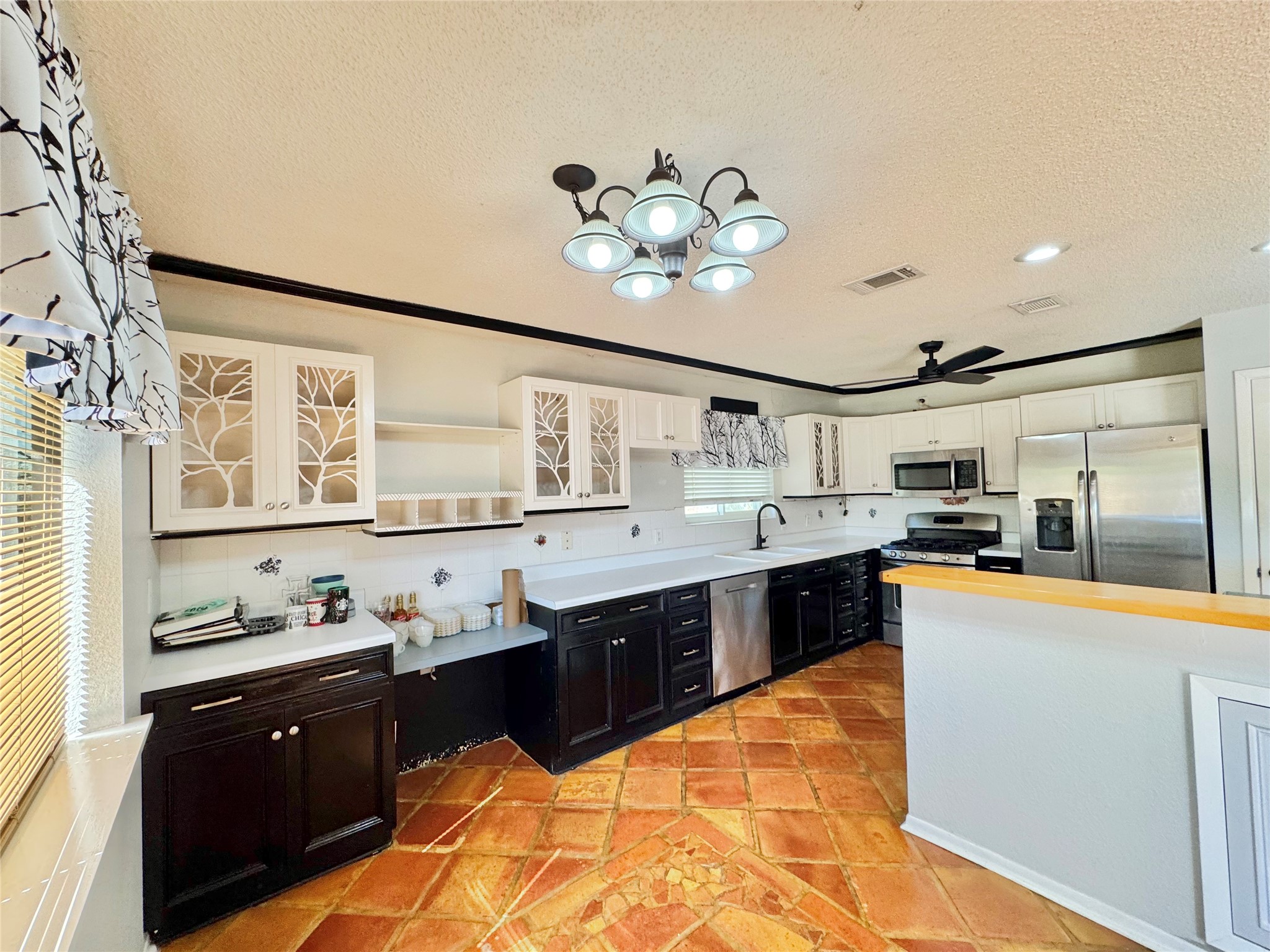 2109 Kingsway Drive, League City, TX 77573