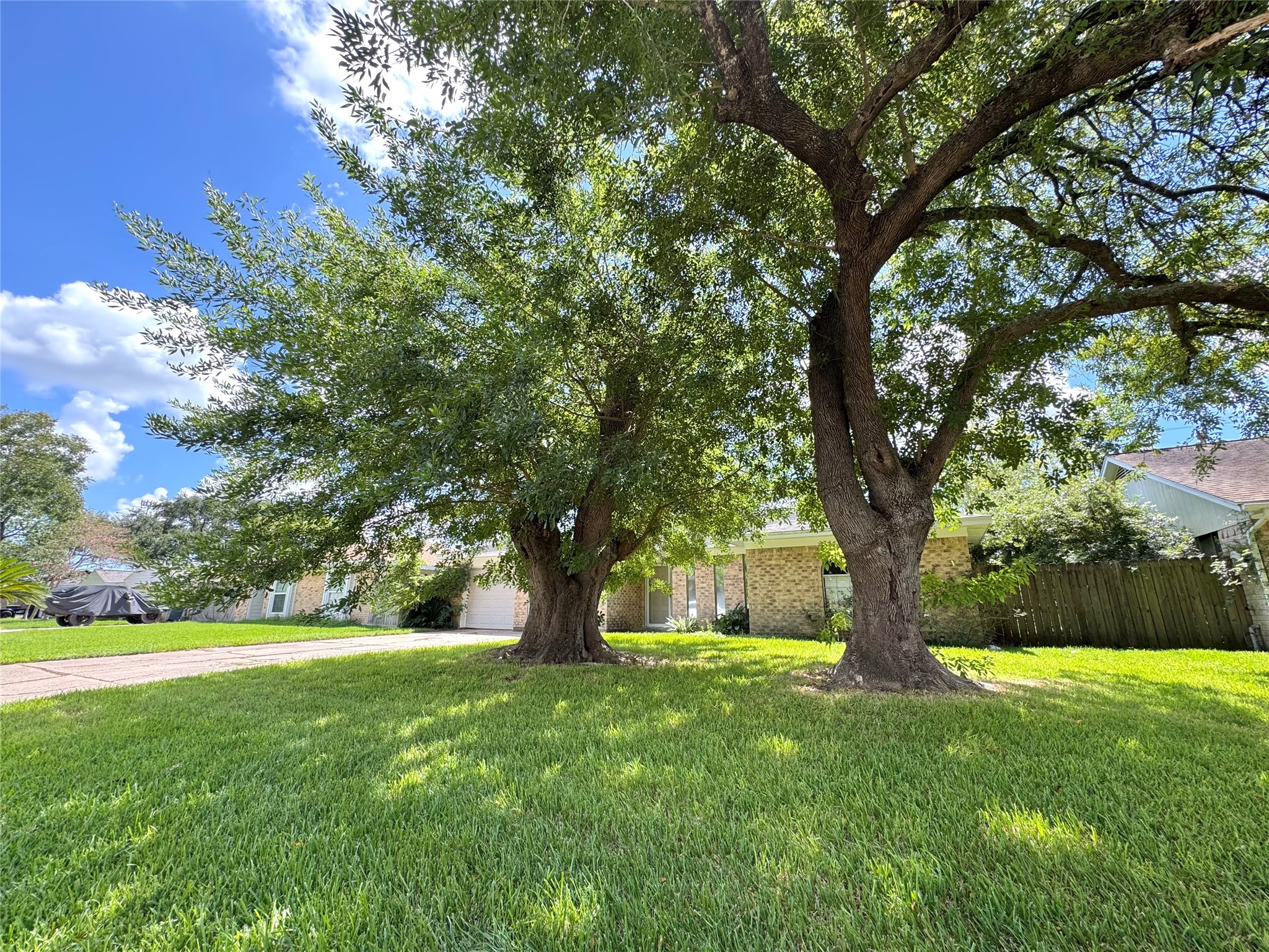 2109 Kingsway Drive, League City, TX 77573 2109 Kingsway Drive, League City, TX 77573
