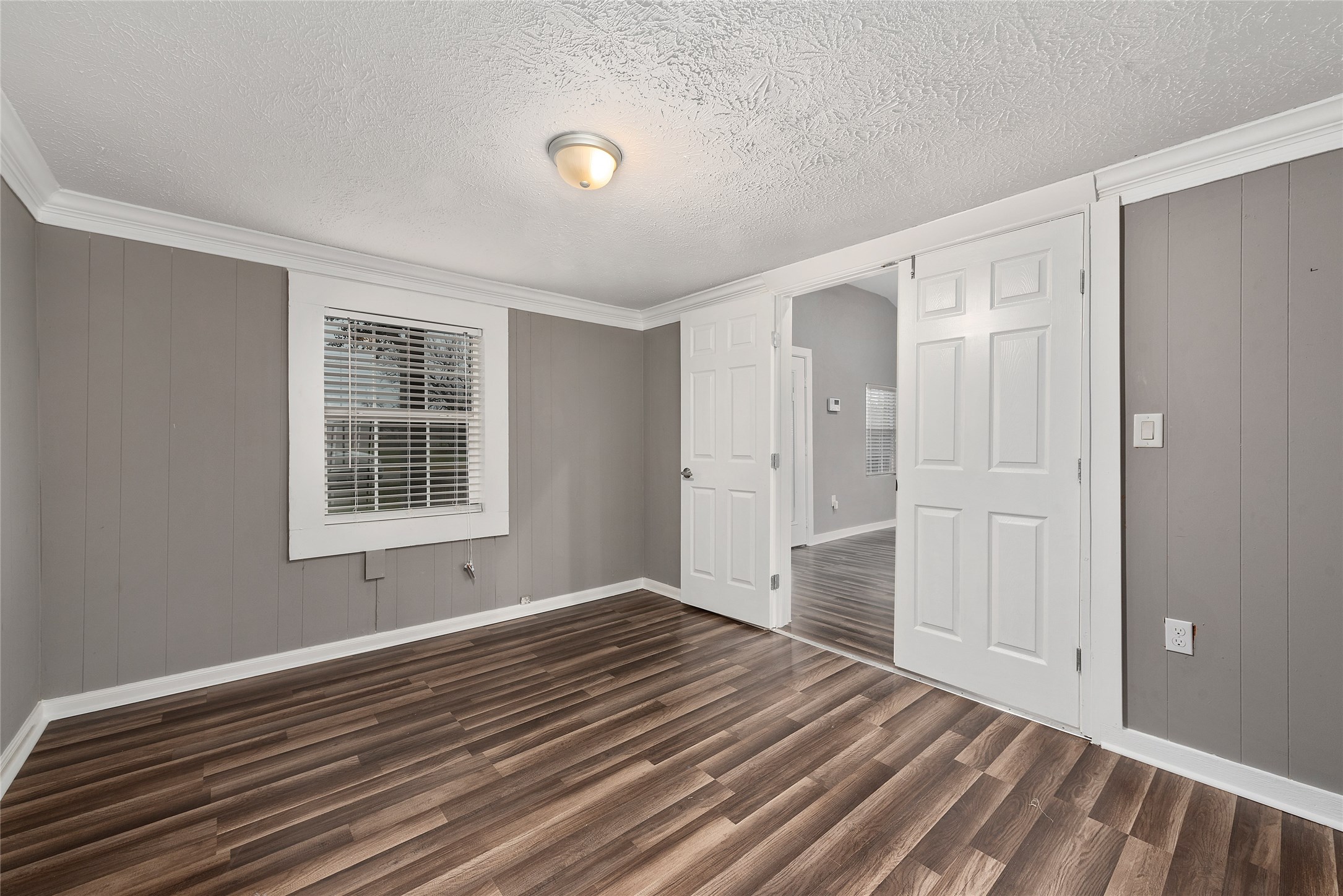 2513 S Grand Boulevard, Pearland, TX 77581