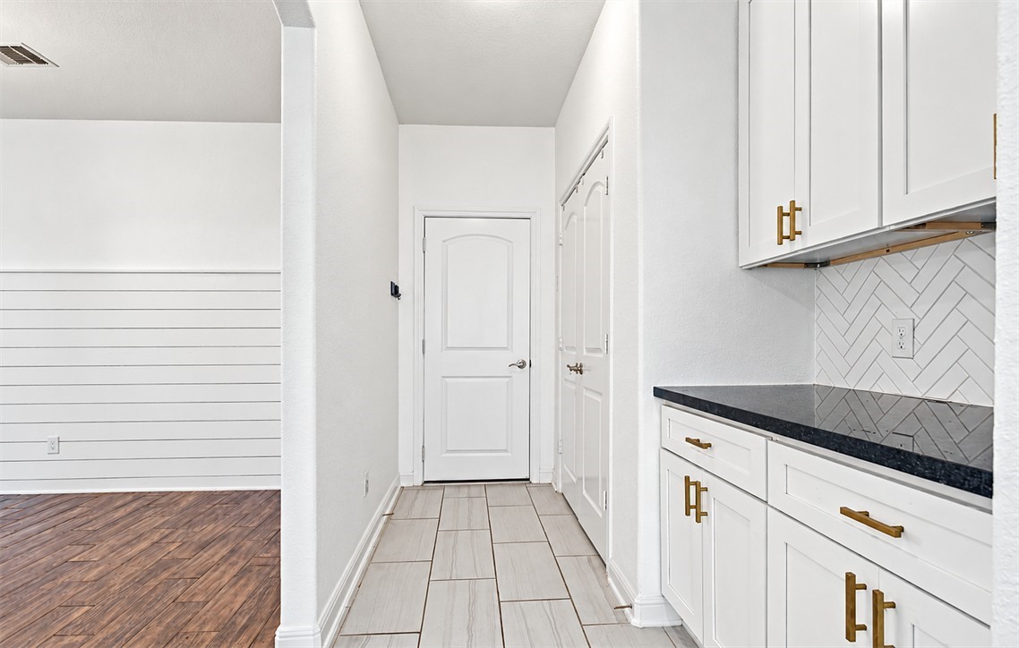 Butler's pantry right off of the formal dining