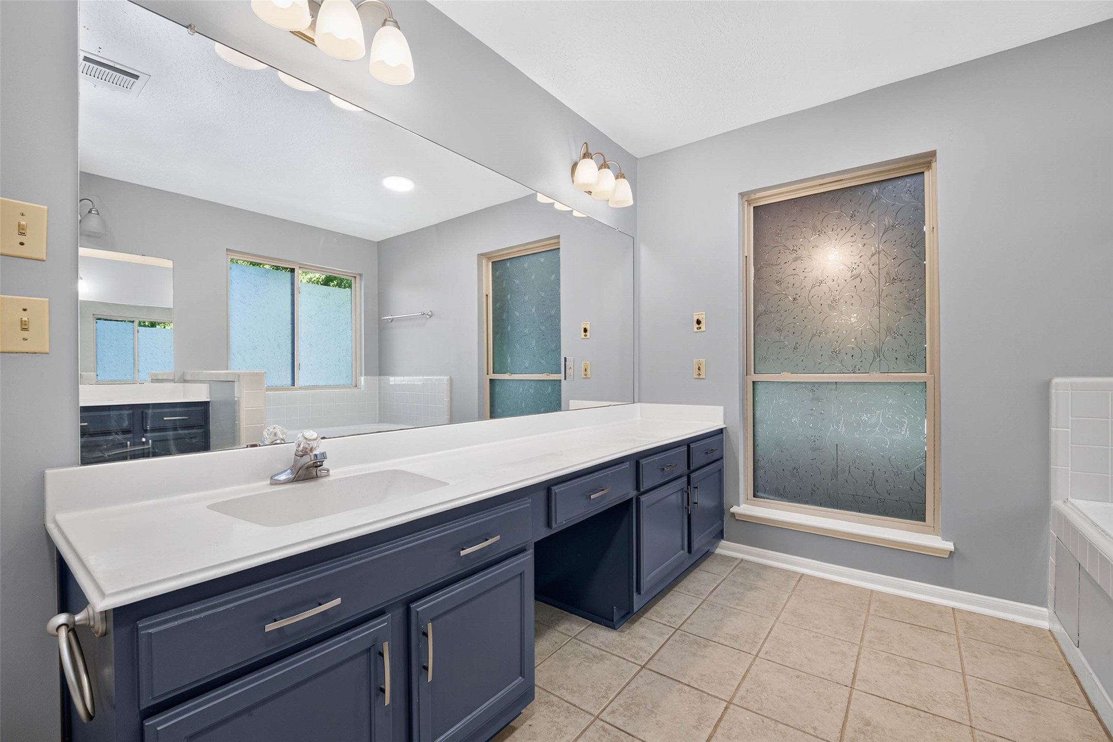 507 Brompton Lane, Highlands, TX 77562