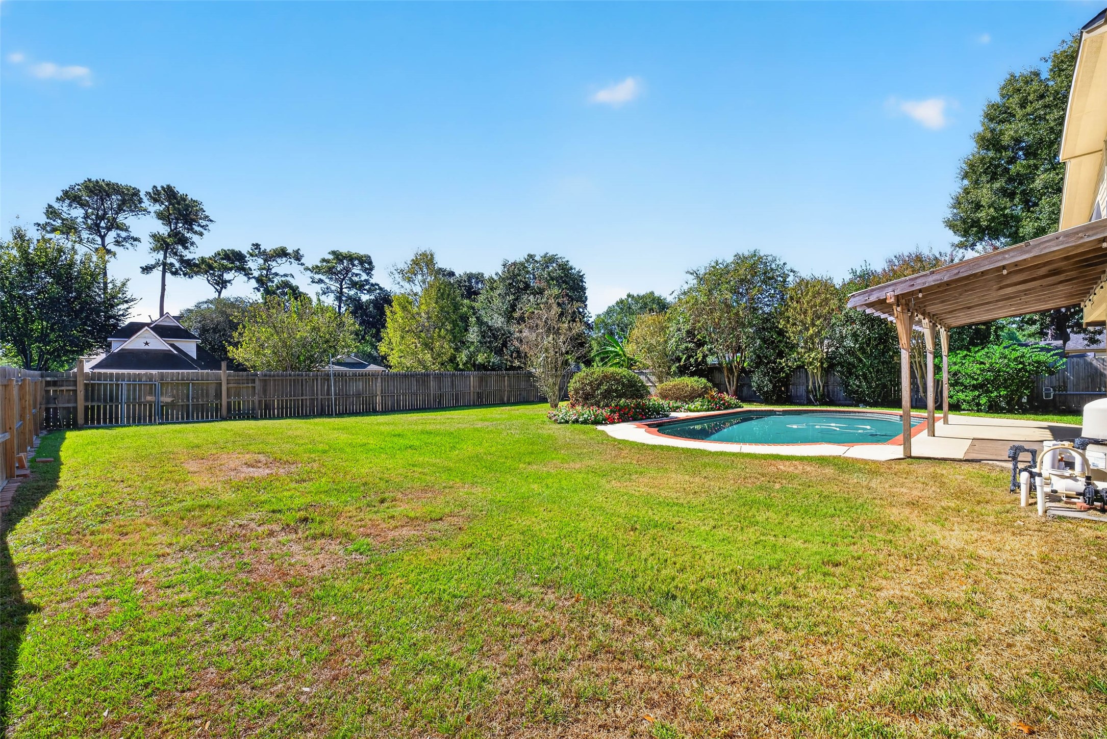 507 Brompton Lane, Highlands, TX 77562