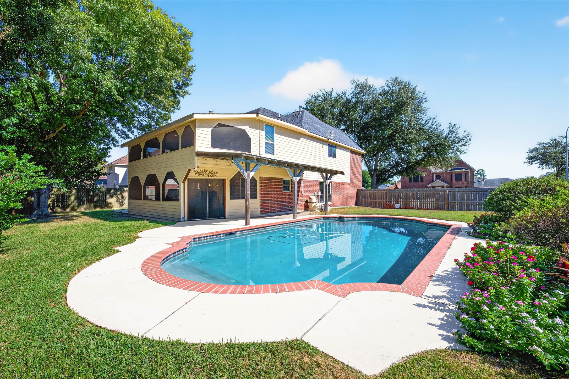 507 Brompton Lane, Highlands, TX 77562