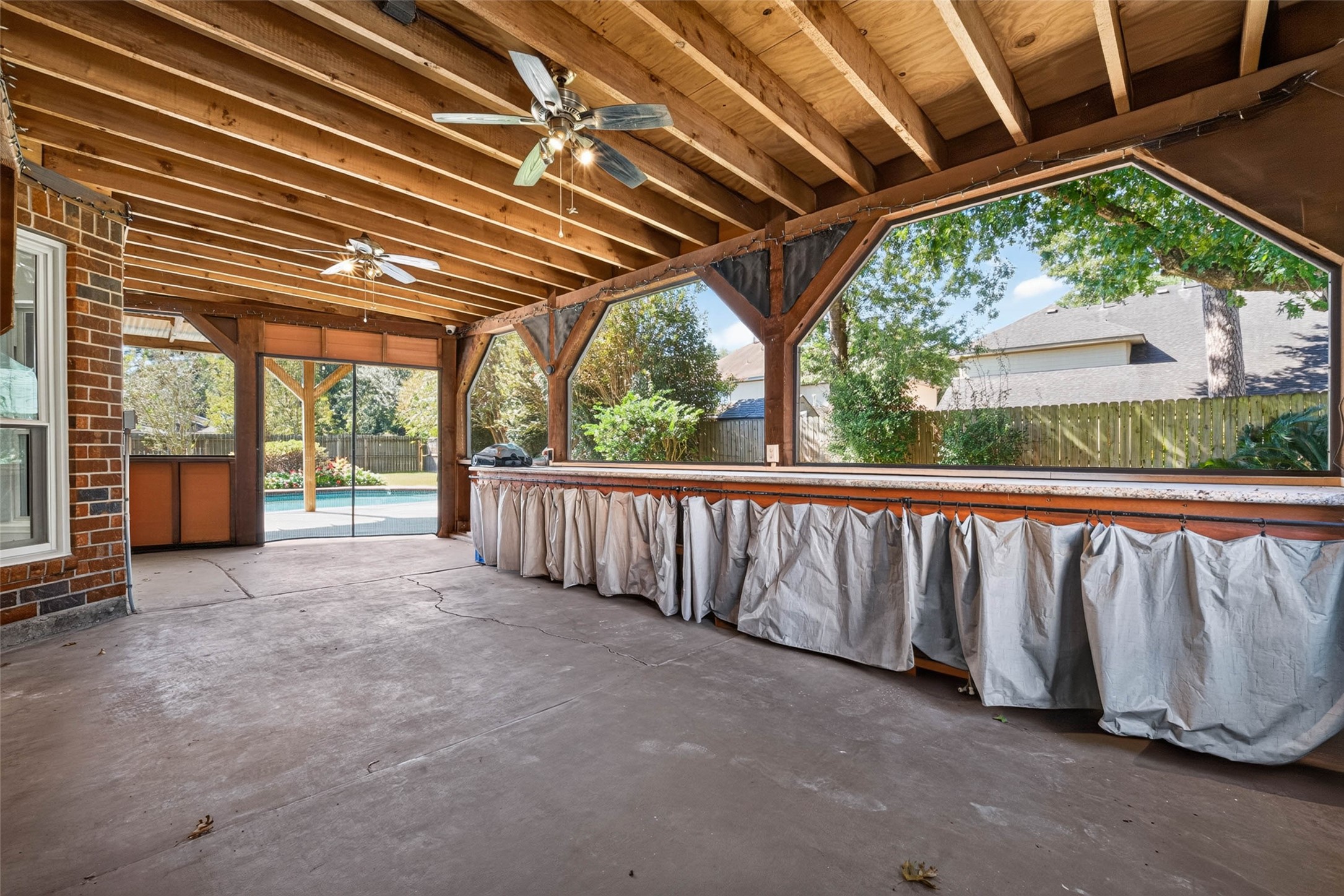 507 Brompton Lane, Highlands, TX 77562