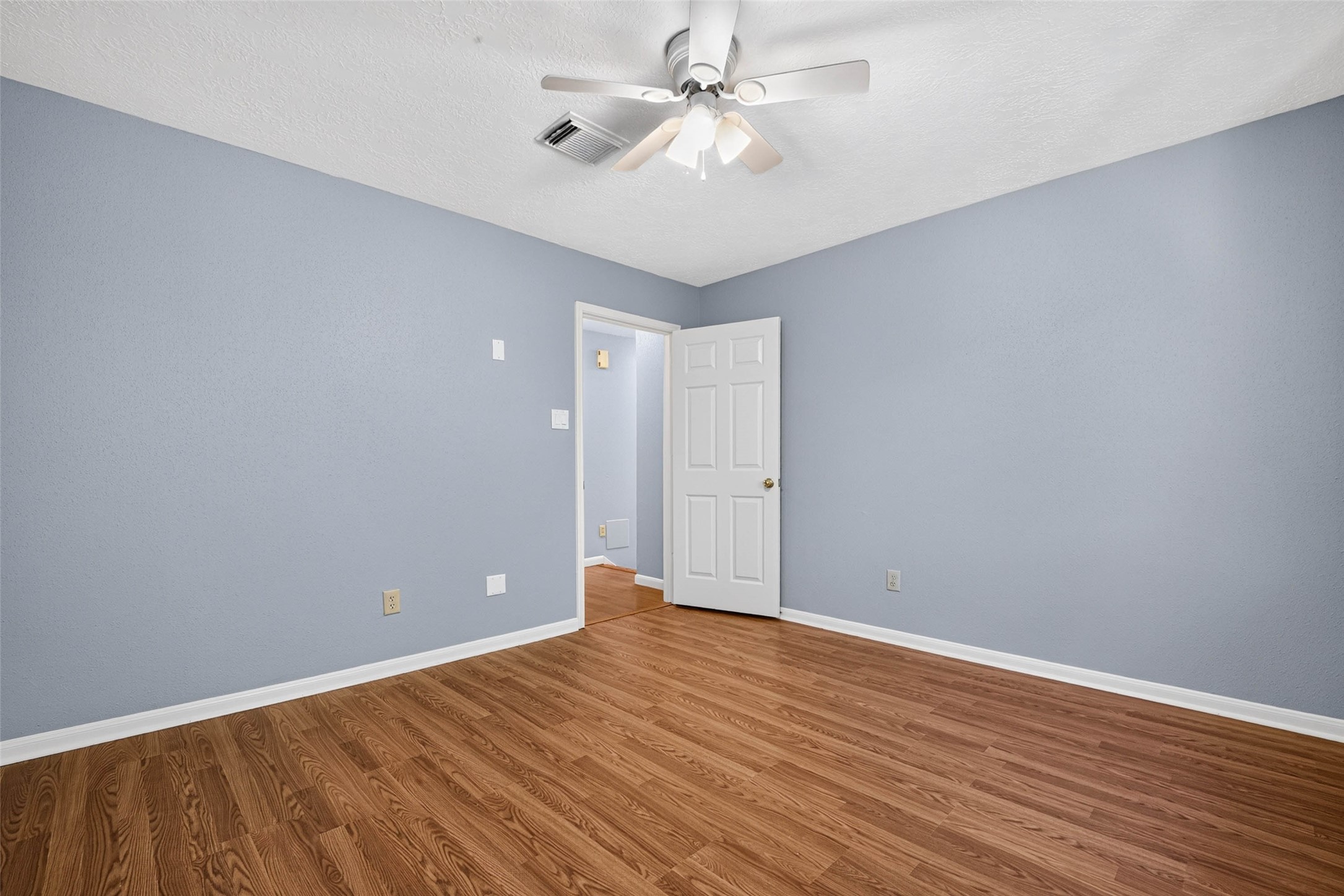 507 Brompton Lane, Highlands, TX 77562