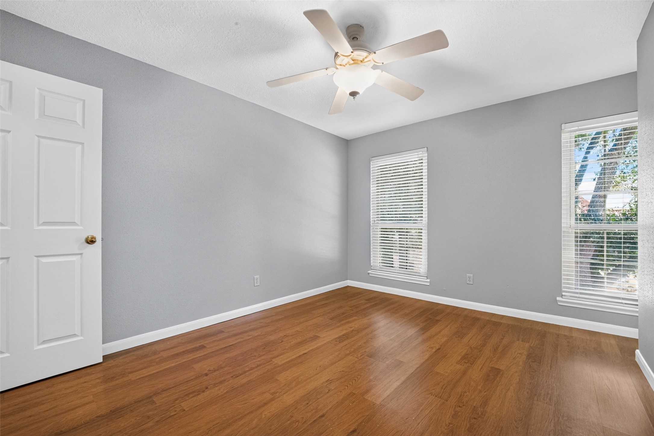 507 Brompton Lane, Highlands, TX 77562