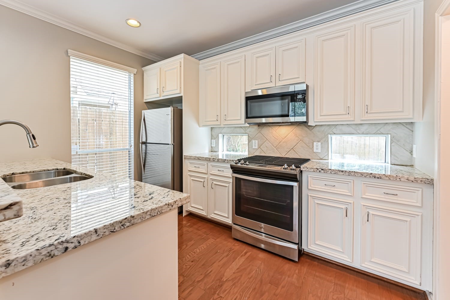 1403 W 26th Street, Houston, TX 77008 1403 W 26th Street, Houston, TX 77008