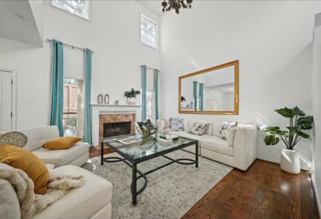 2555 Bering Drive, #1, Houston, TX 77057