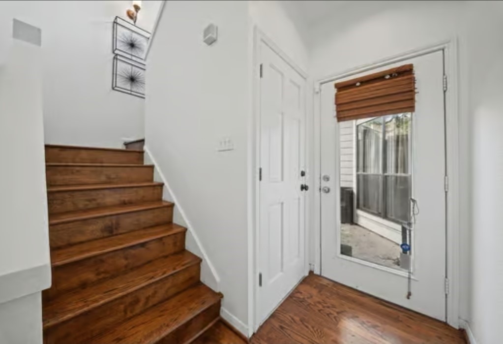 2555 Bering Drive, #1, Houston, TX 77057