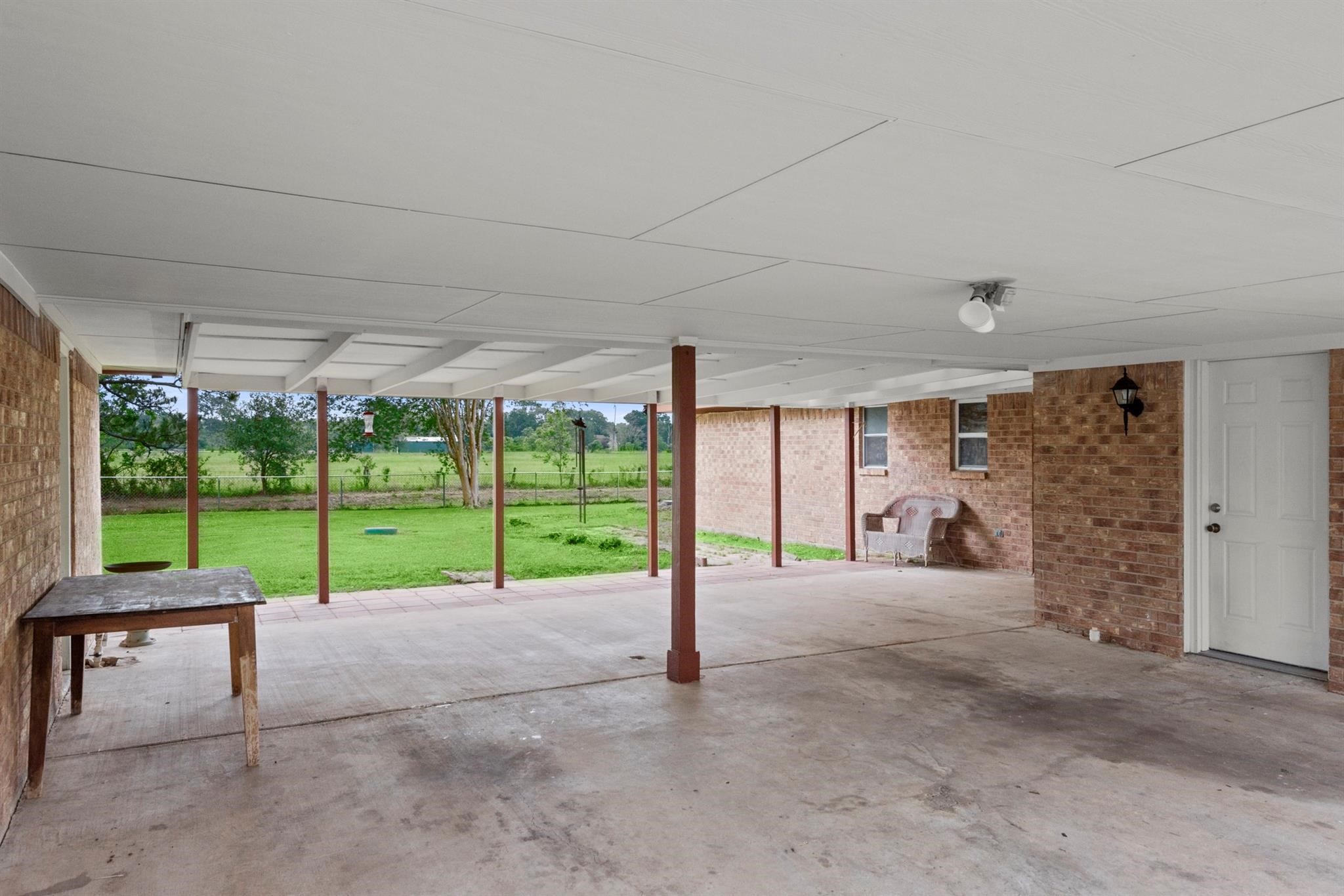 318 County Road 296d, Alvin, TX 77511