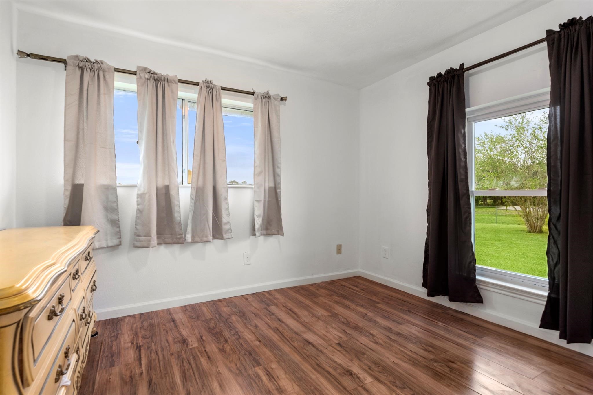 318 County Road 296d, Alvin, TX 77511