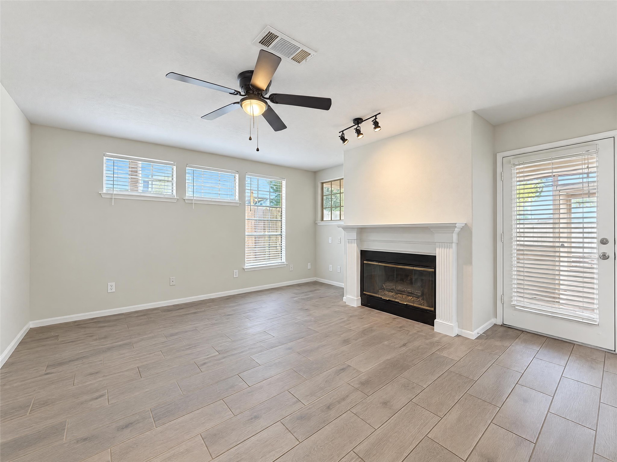 51 N Wilde Yaupon, Spring, TX 77381 51 N Wilde Yaupon, Spring, TX 77381