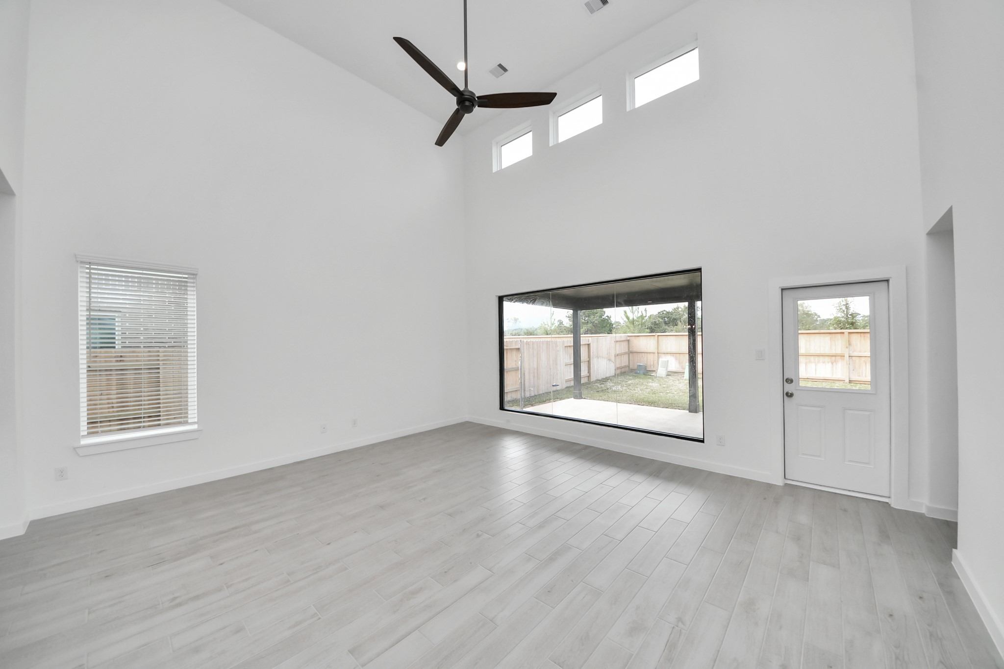 26355 Viva Drive, Magnolia, TX 77355