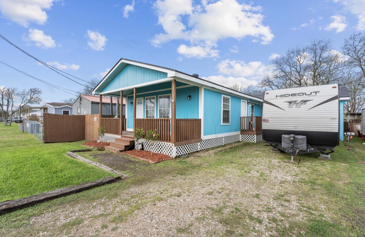 620 6th Street, Dickinson, TX 77539 620 6th Street, Dickinson, TX 77539