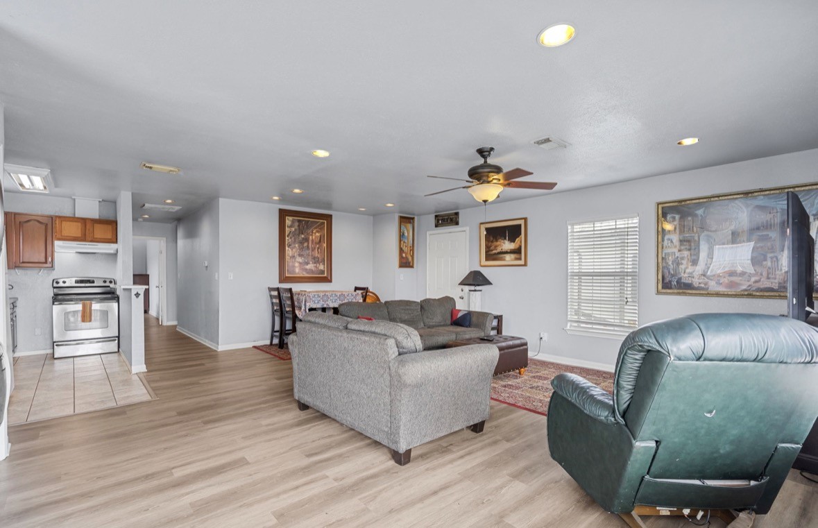 620 6th Street, Dickinson, TX 77539